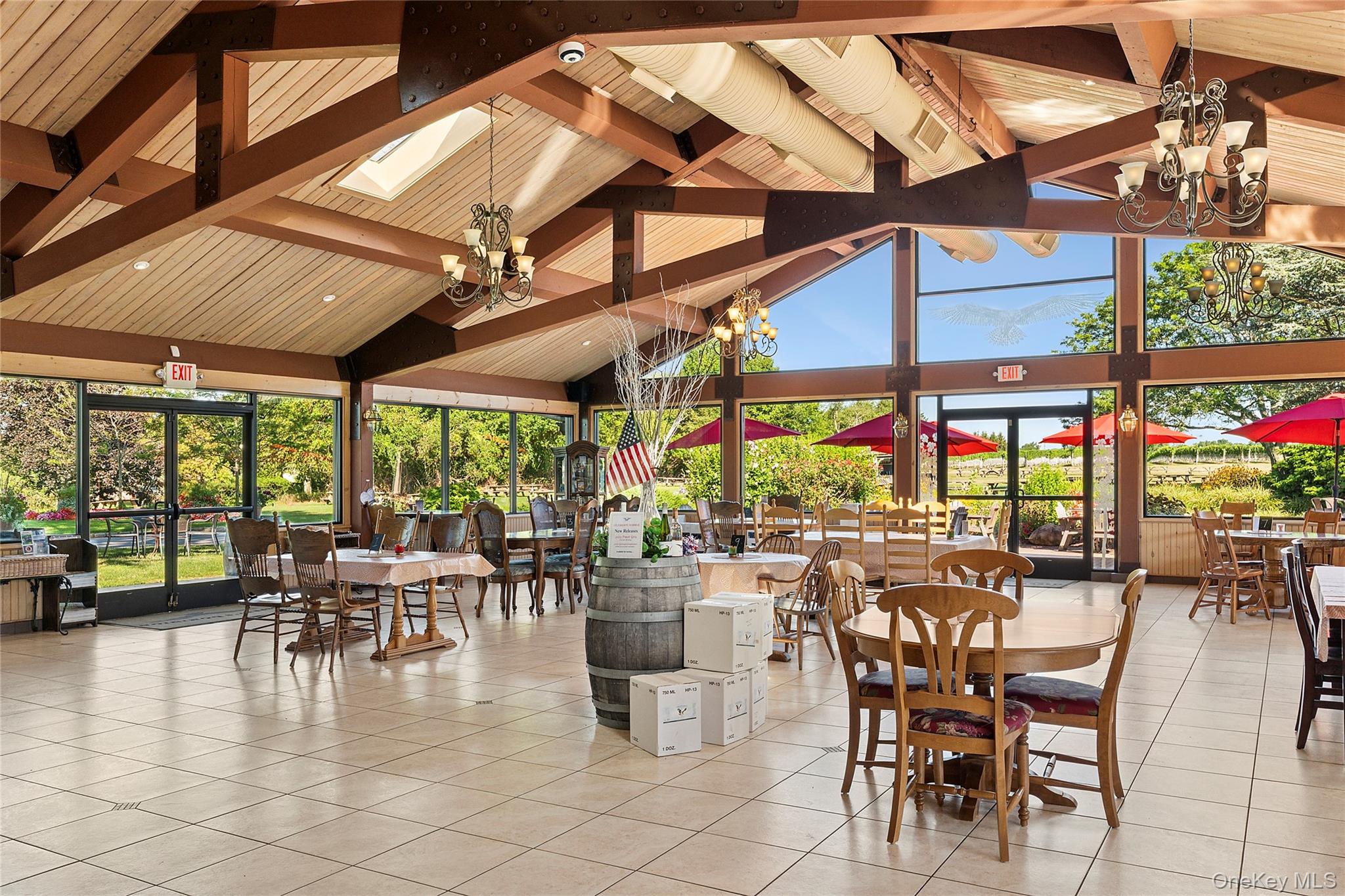 #17 photo, 44075 Route 25, サフォーク郡 Peconic , NY 11971