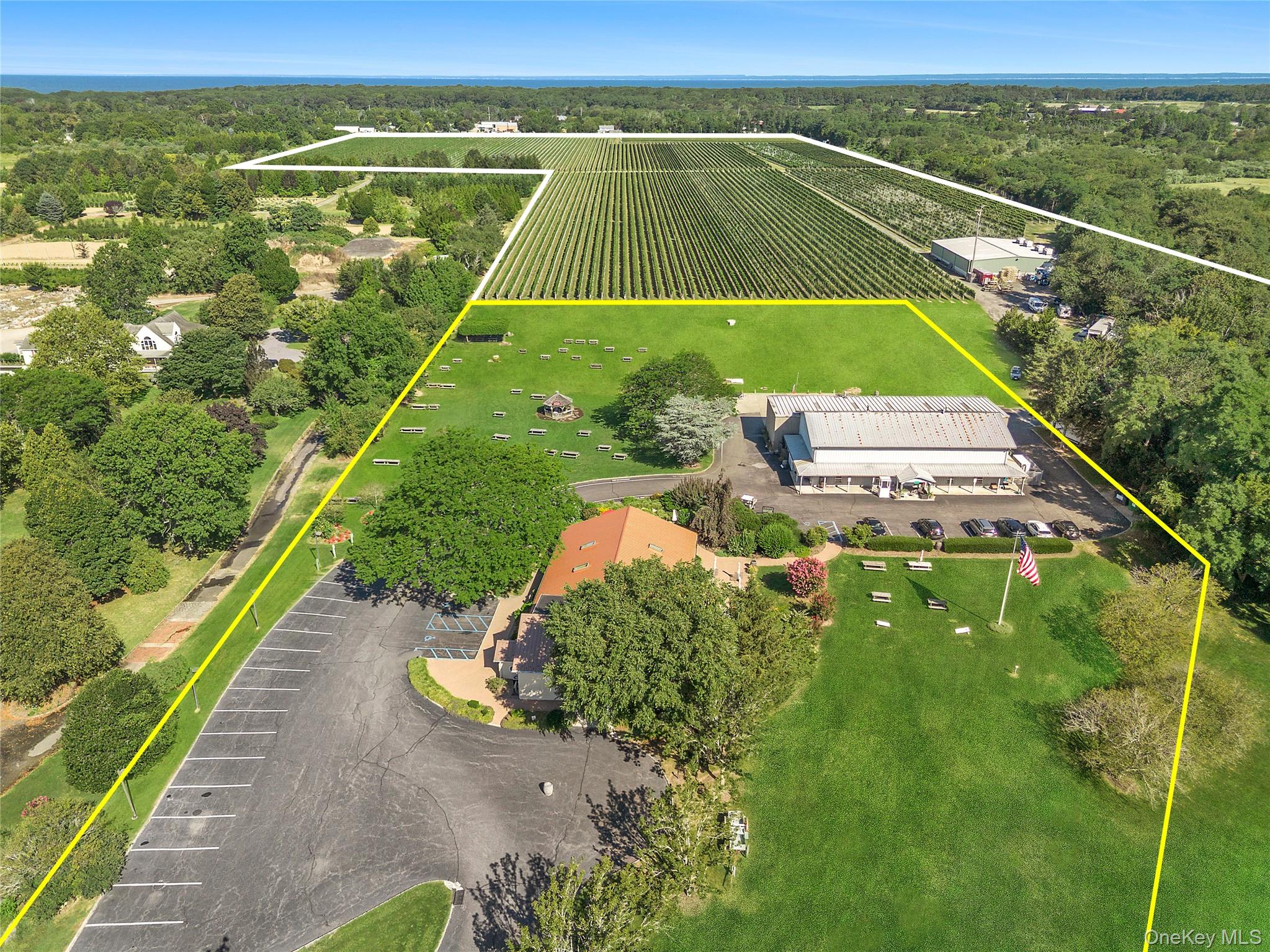 #4 photo, 44075 Route 25, サフォーク郡 Peconic , NY 11971