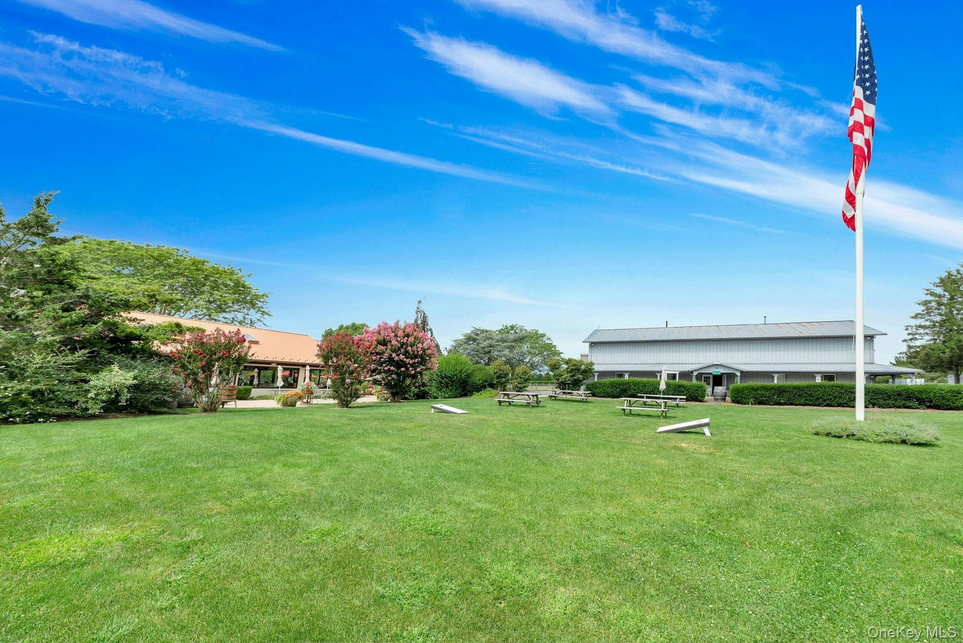 #6 photo, 44075 Route 25, サフォーク郡 Peconic , NY 11971