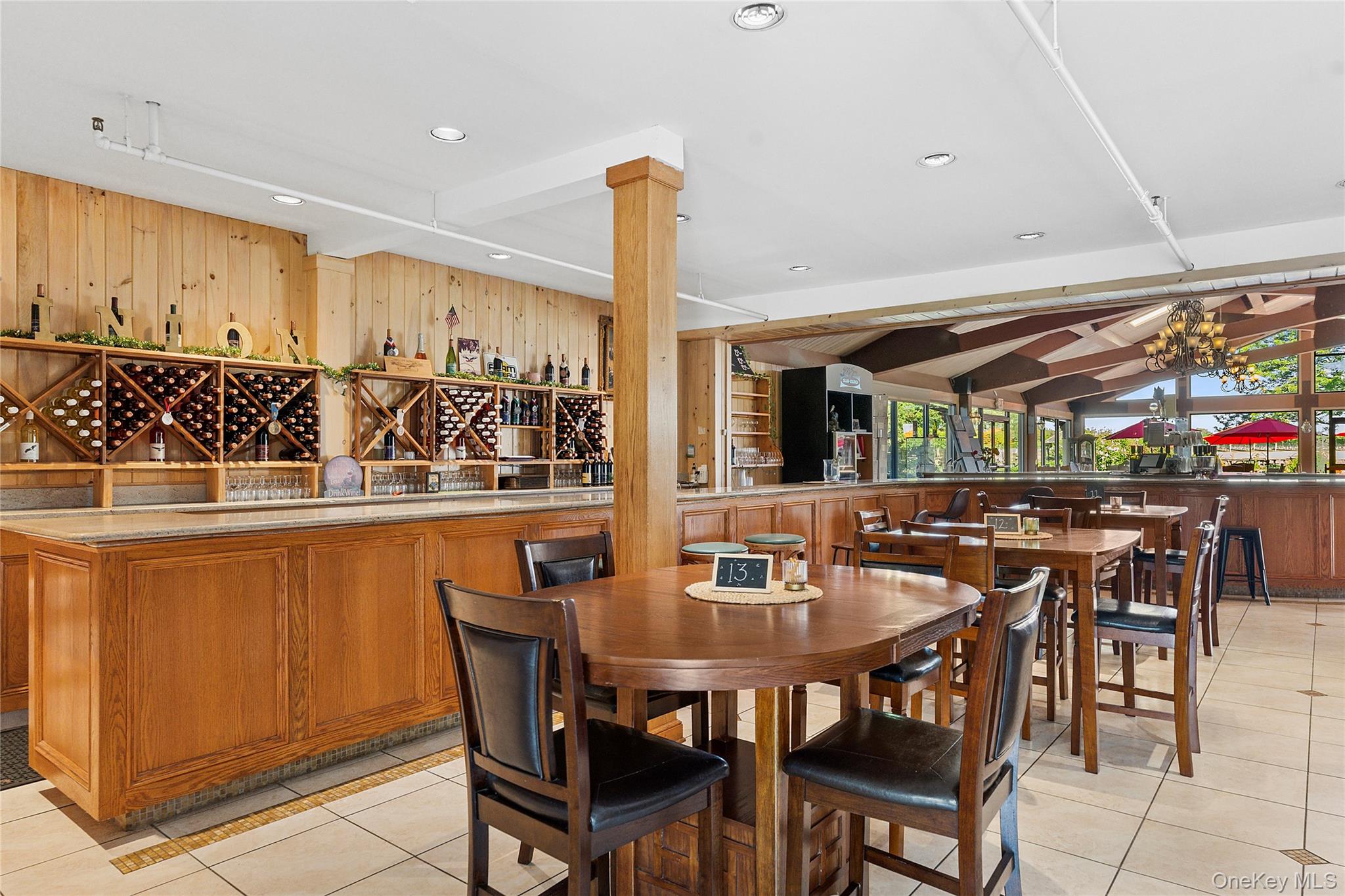 #20 photo, 44075 Route 25, サフォーク郡 Peconic , NY 11971