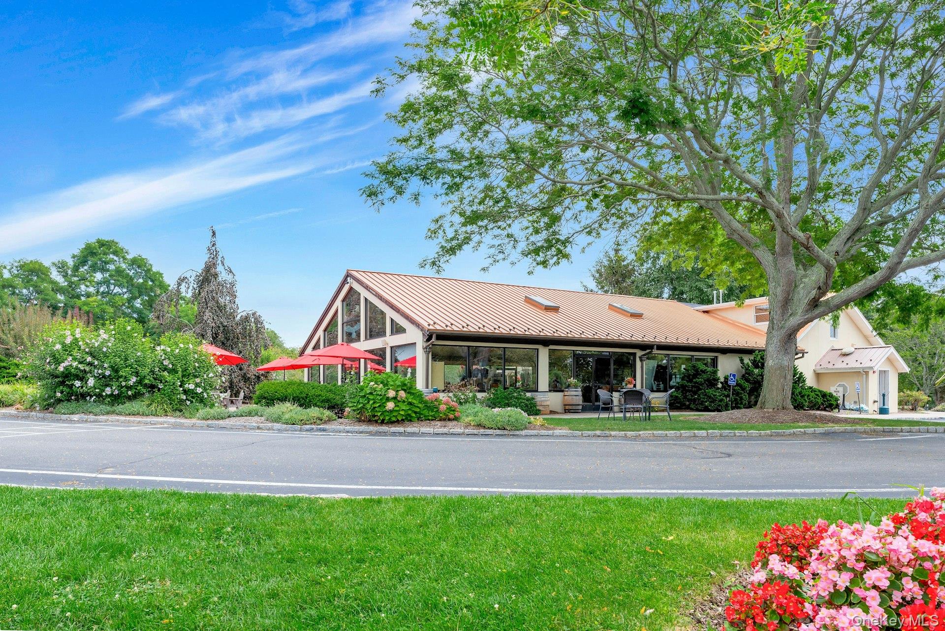 #9 photo, 44075 Route 25, サフォーク郡 Peconic , NY 11971