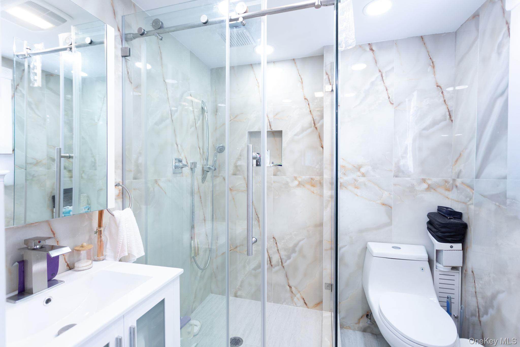 #12 photo, 186-35 80th Drive, クイーンズ区 Jamaica Estates , NY 11432