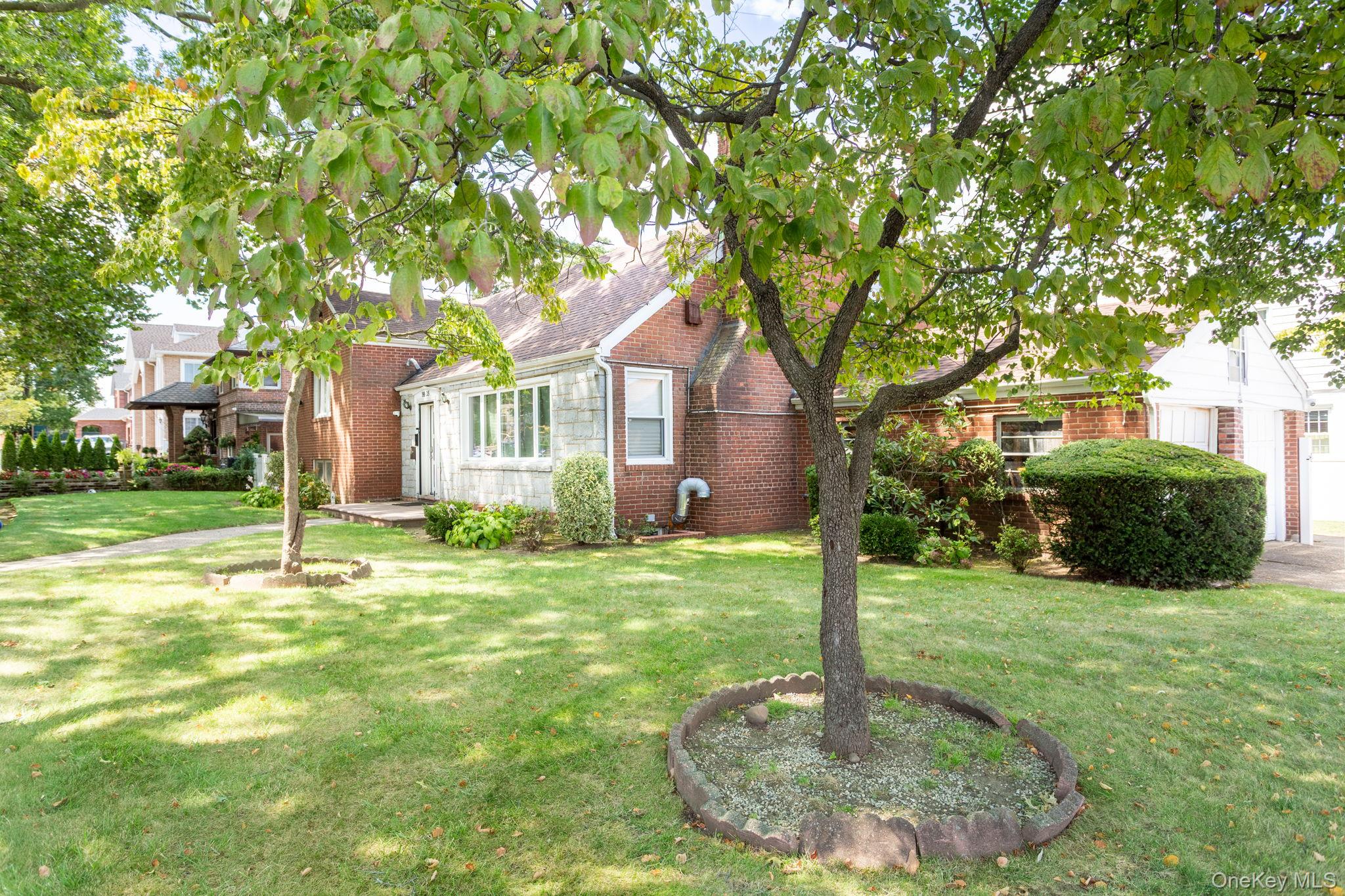 #3 photo, 186-35 80th Drive, クイーンズ区 Jamaica Estates , NY 11432