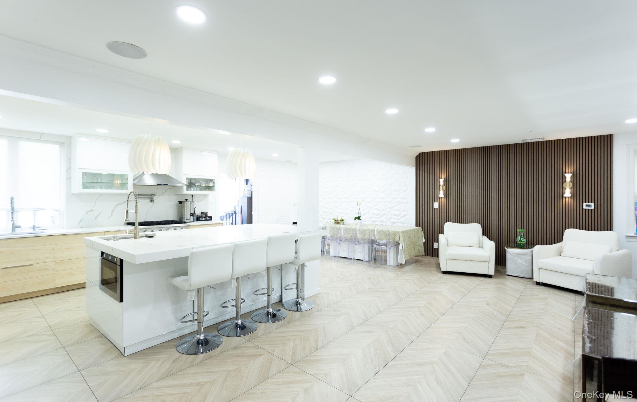 #4 photo, 186-35 80th Drive, クイーンズ区 Jamaica Estates , NY 11432