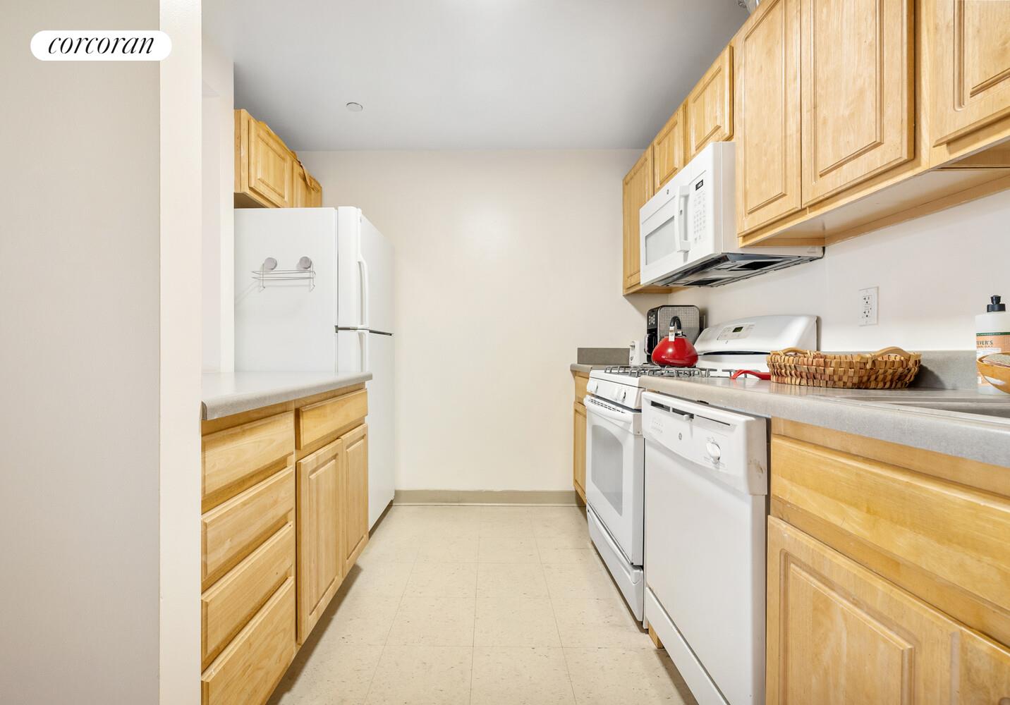 #6 photo, 130 BRADHURST Avenue, マンハッタン Central Harlem , NY 10039