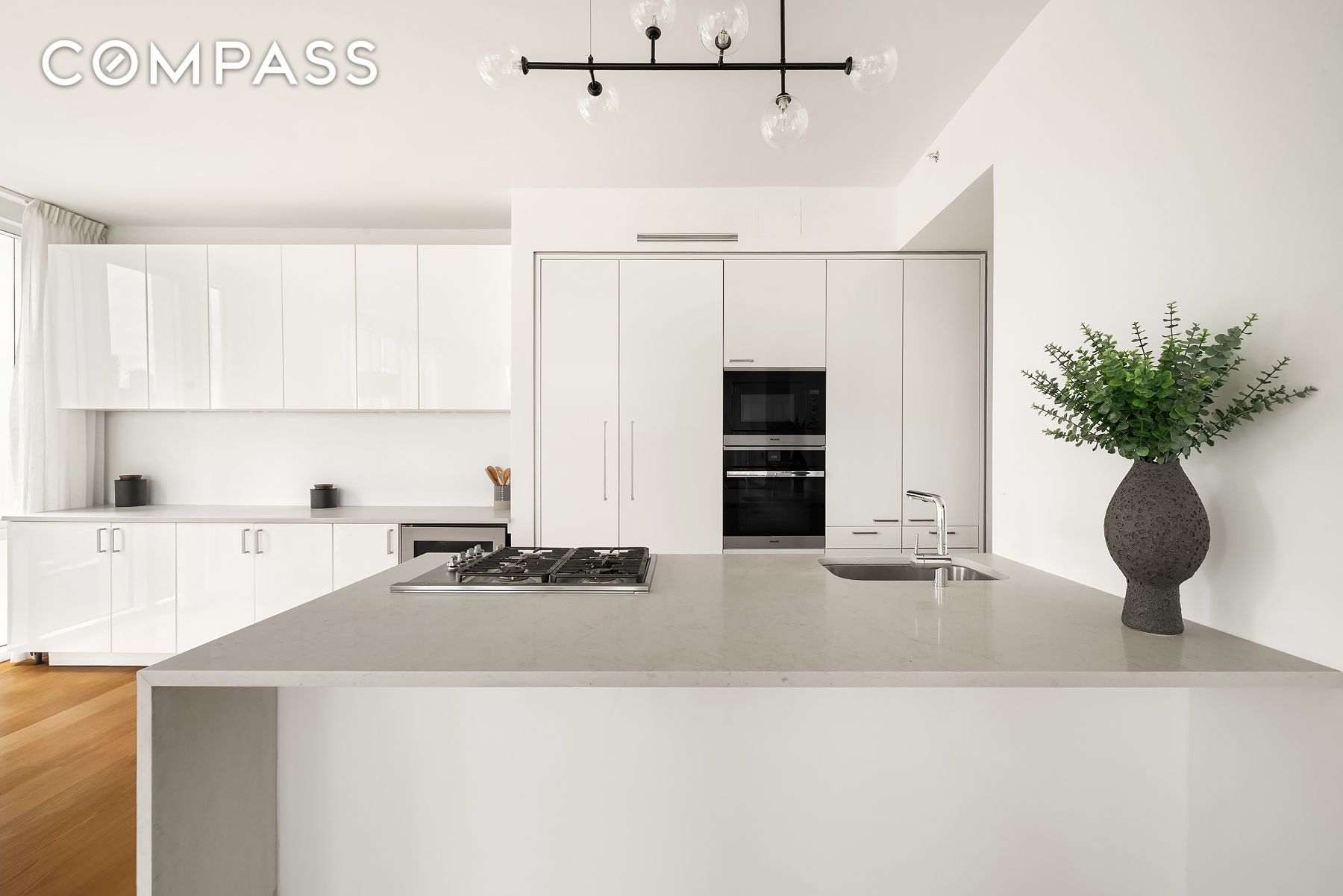 #4 photo, 301 E 61st Street, マンハッタン Lenox Hill , NY 10065