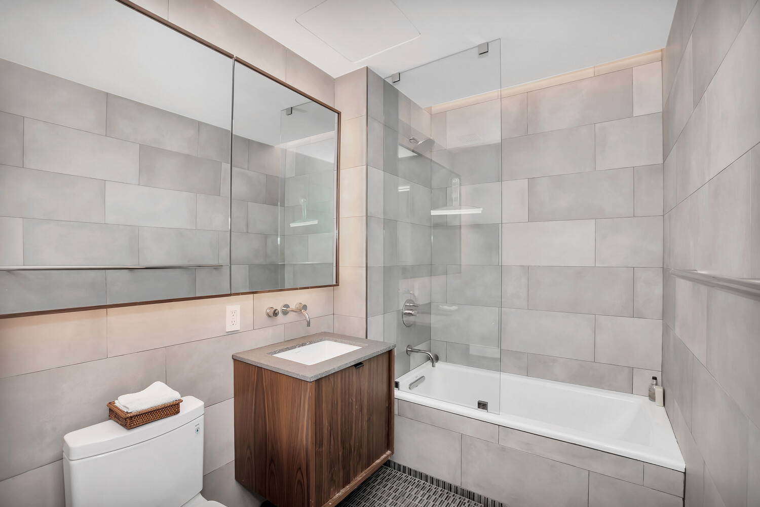 #10 photo, 318 W 52ND Street, マンハッタン Hells Kitchen , NY 10019