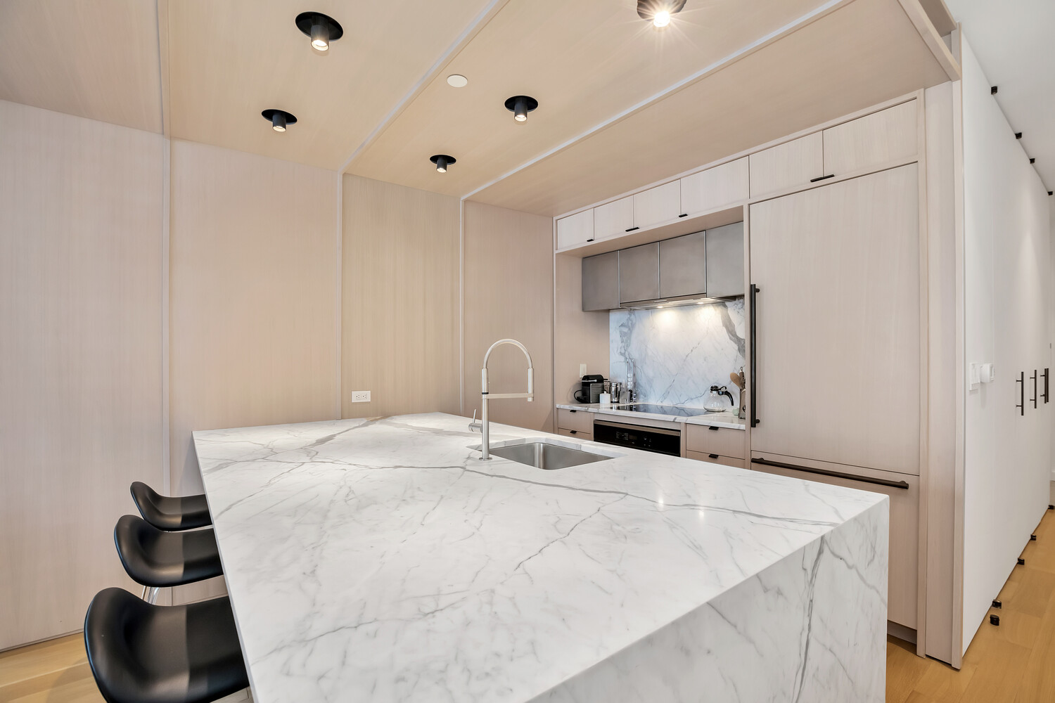 #16 photo, 318 W 52ND Street, マンハッタン Hells Kitchen , NY 10019