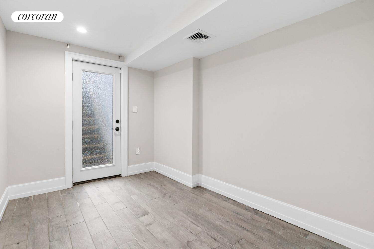 #16 photo, 139 ROCHESTER Avenue, ブルックリン区 Weeksville , NY 11213