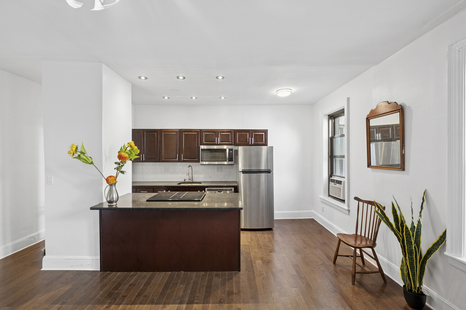 #3 photo, 345 MONTGOMERY Street, ブルックリン区 Crown Heights , NY 11213