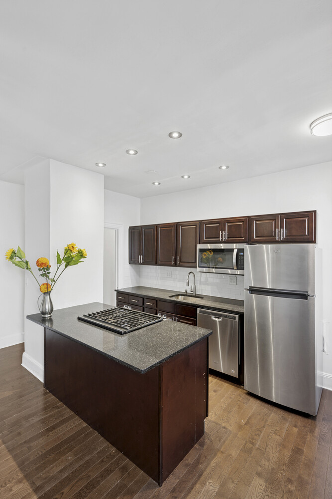 #5 photo, 345 MONTGOMERY Street, ブルックリン区 Crown Heights , NY 11213