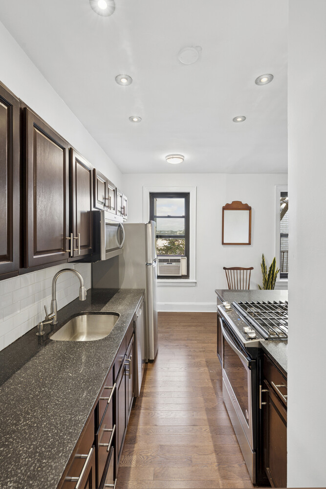 #6 photo, 345 MONTGOMERY Street, ブルックリン区 Crown Heights , NY 11213