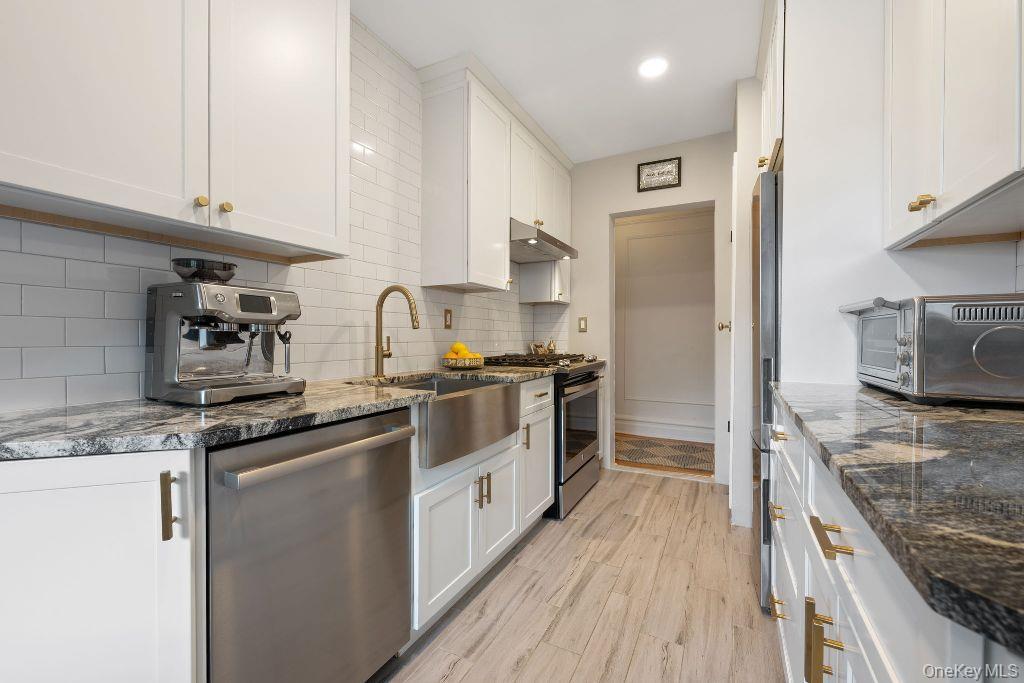 #1 photo, 105 Garth Road, Scarsdale , NY 10583