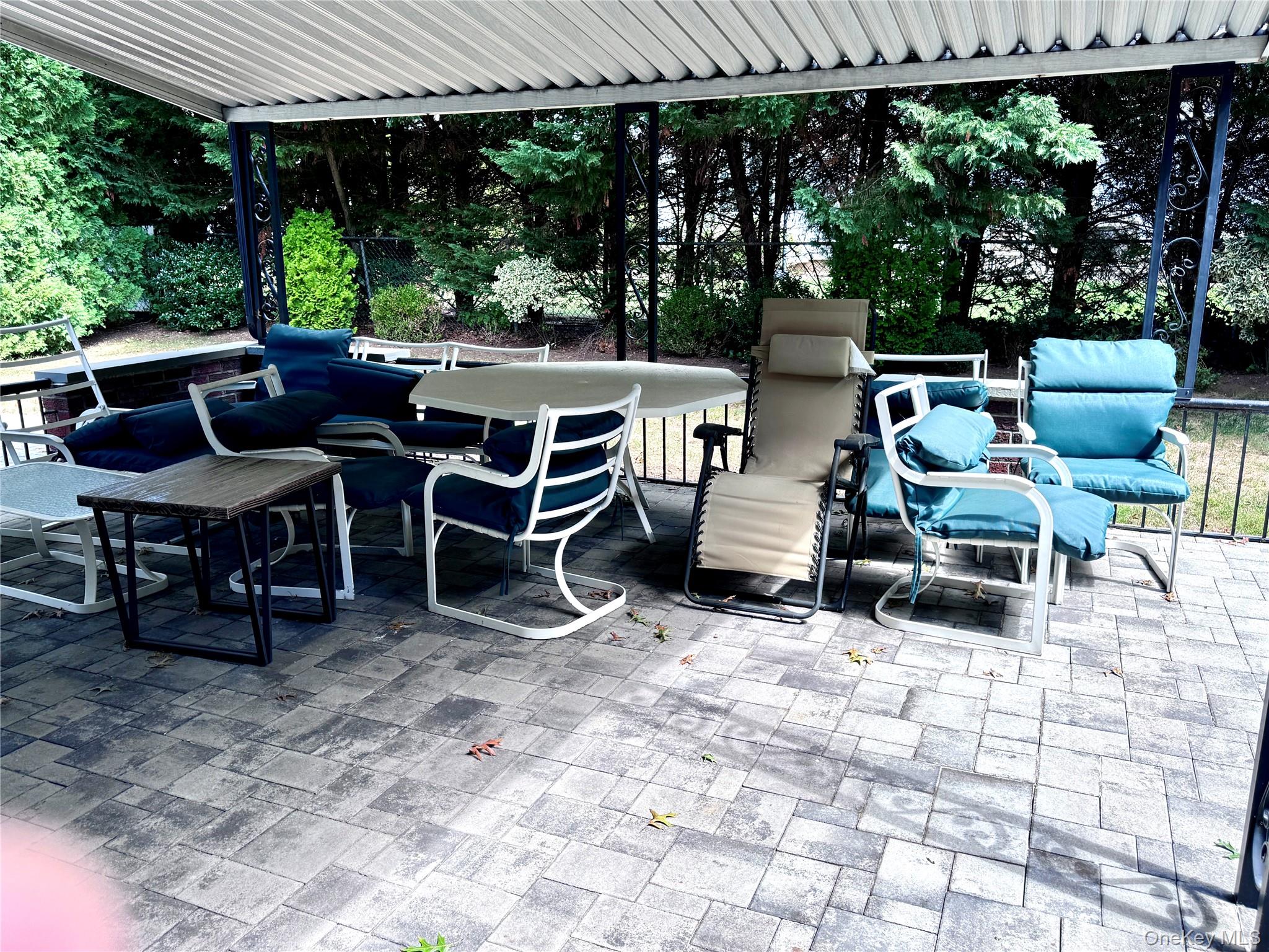 #11 photo, 195 Sackville Road, Garden City , NY 11530