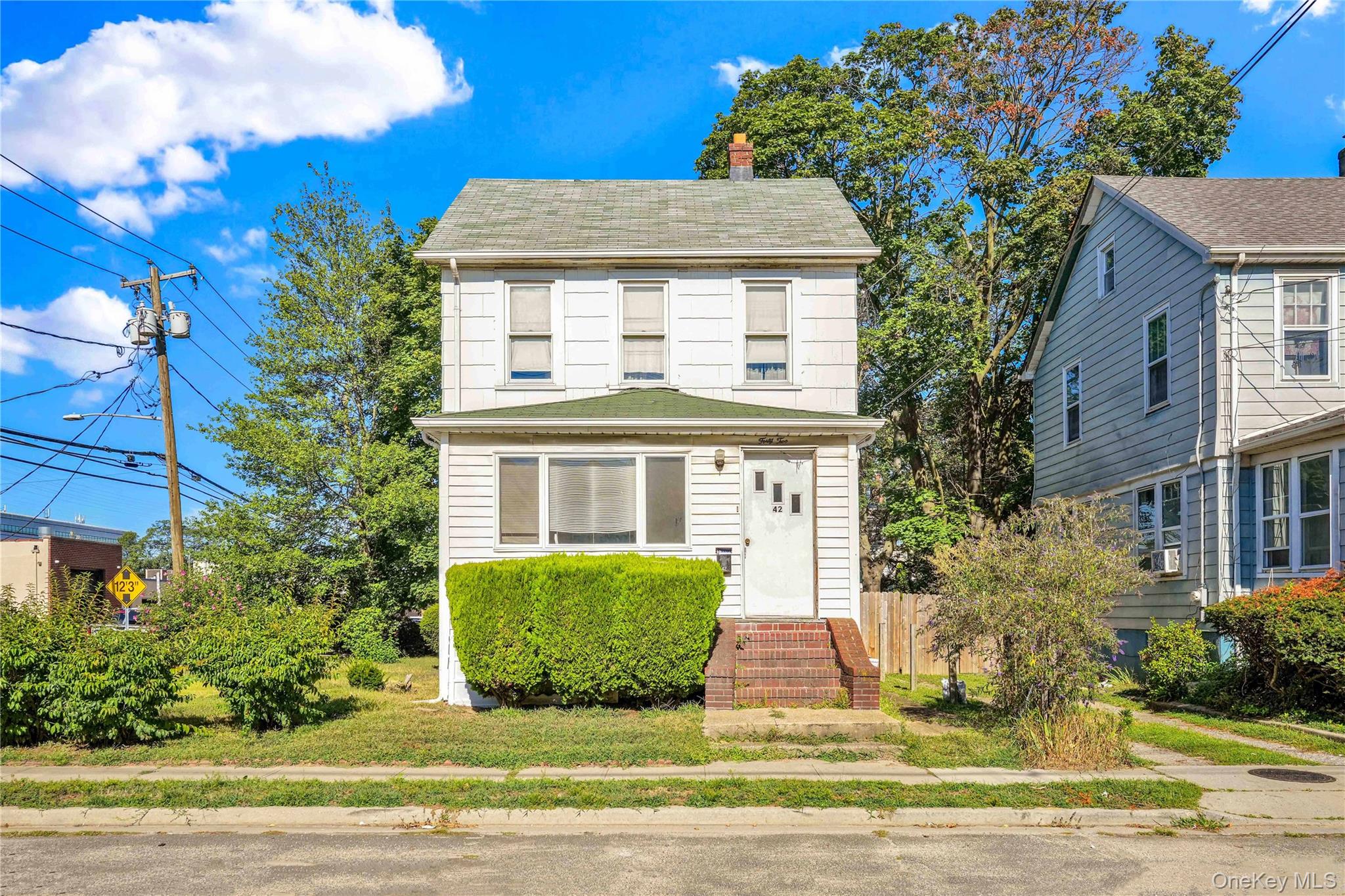 #1 photo, 42 Satterie Avenue, ナッソー郡 Valley Stream , NY 11580