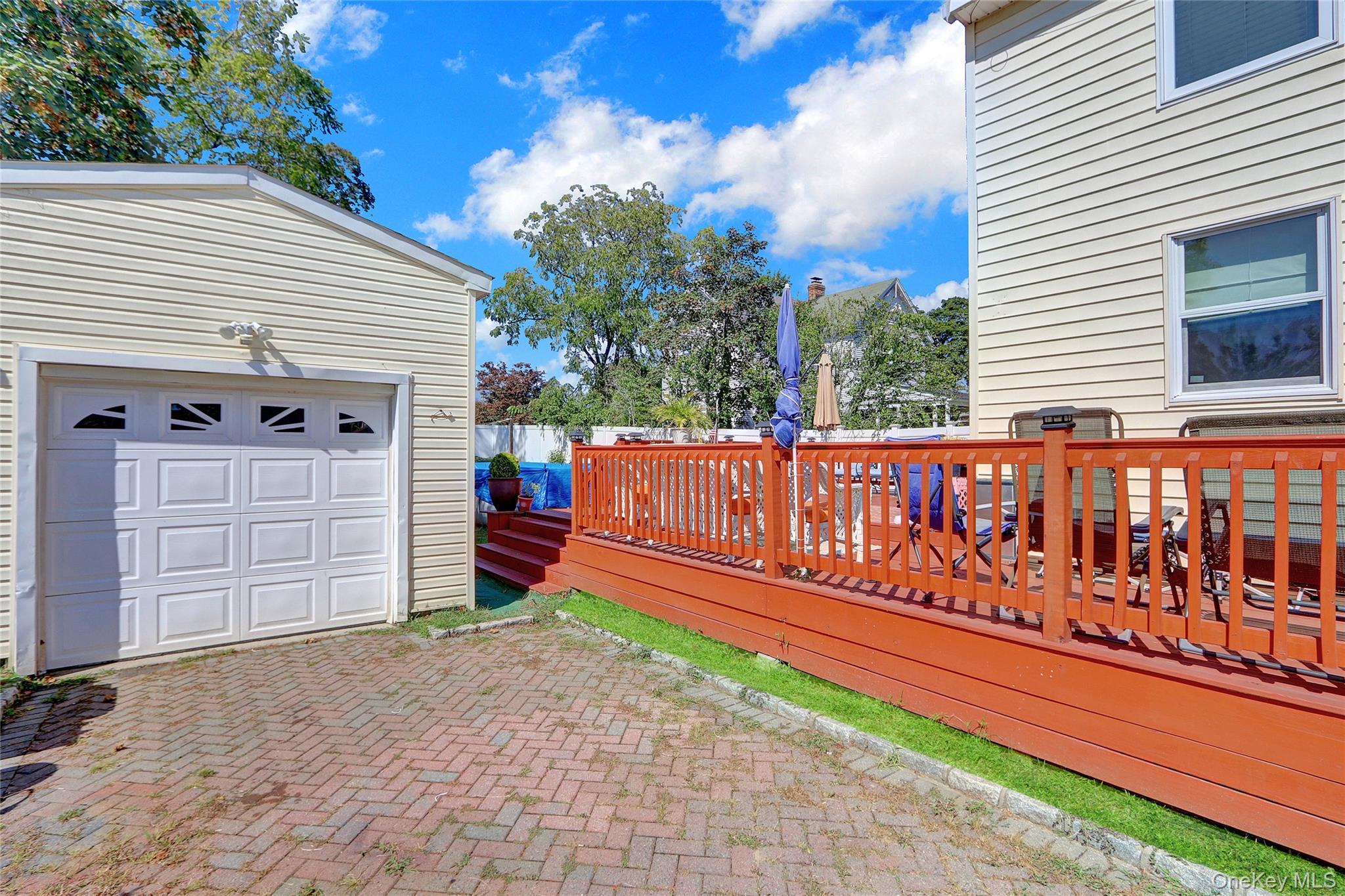 #17 photo, 66 Center Avenue, サフォーク郡 Bay Shore , NY 11706