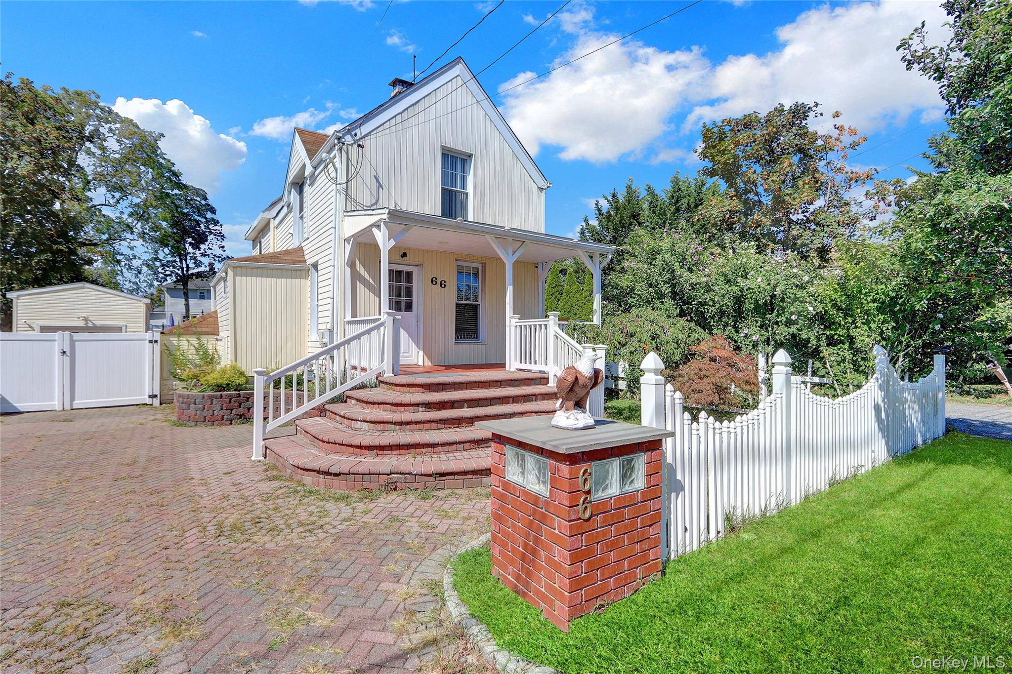 #2 photo, 66 Center Avenue, サフォーク郡 Bay Shore , NY 11706