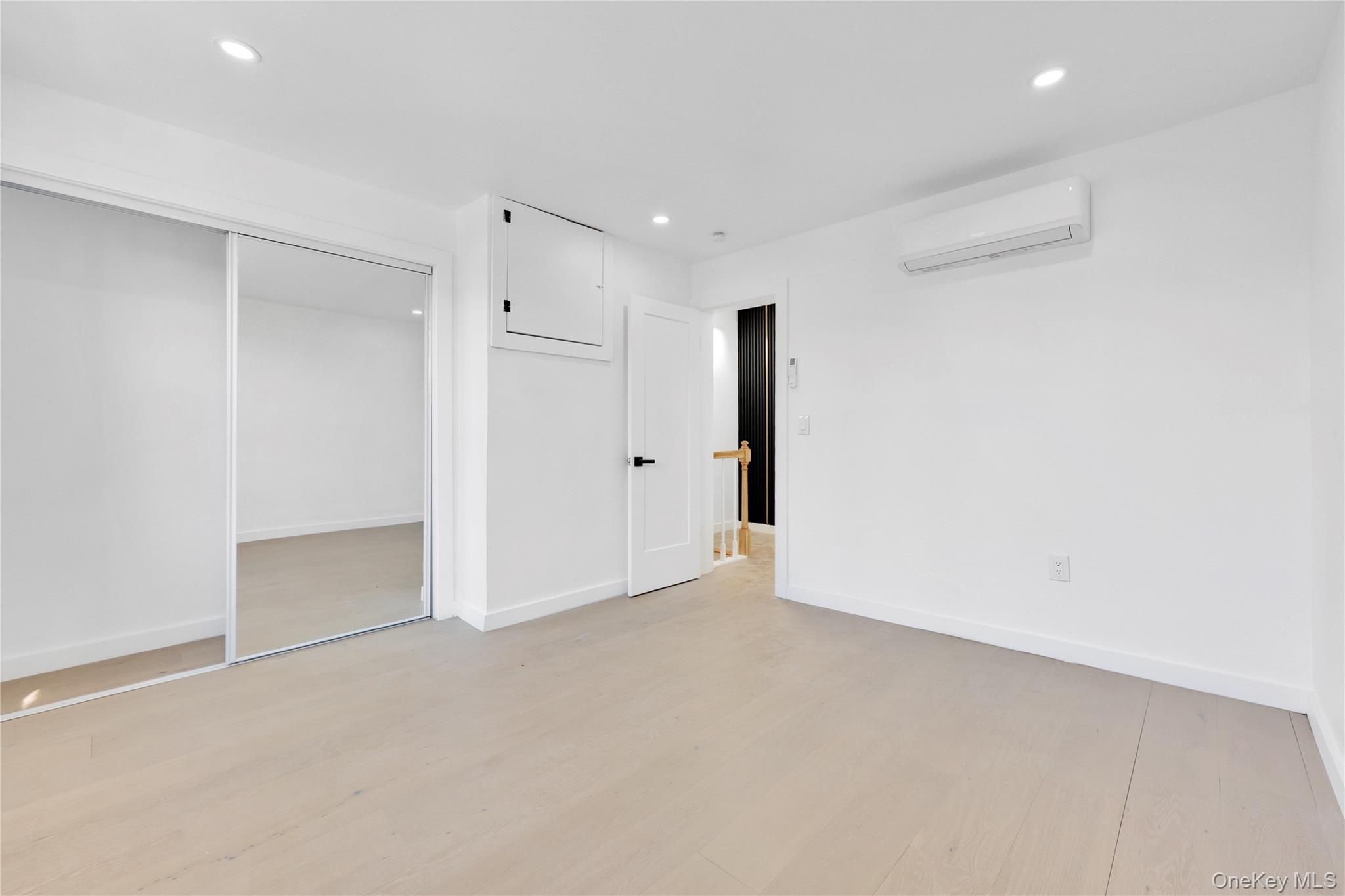 #14 photo, 14225 Sutter Avenue, クイーンズ区 South Ozone Park , NY 11436