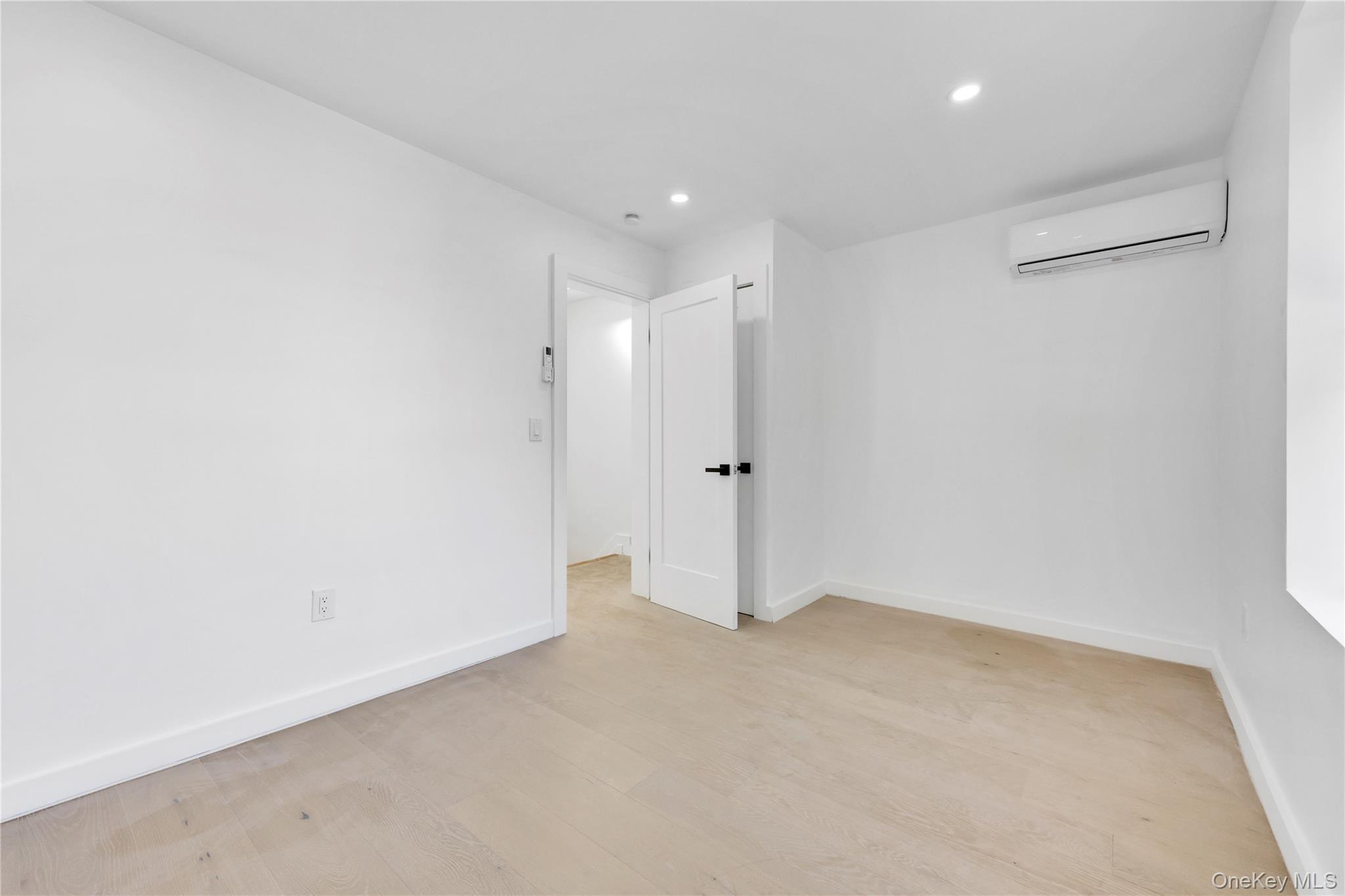 #16 photo, 14225 Sutter Avenue, クイーンズ区 South Ozone Park , NY 11436