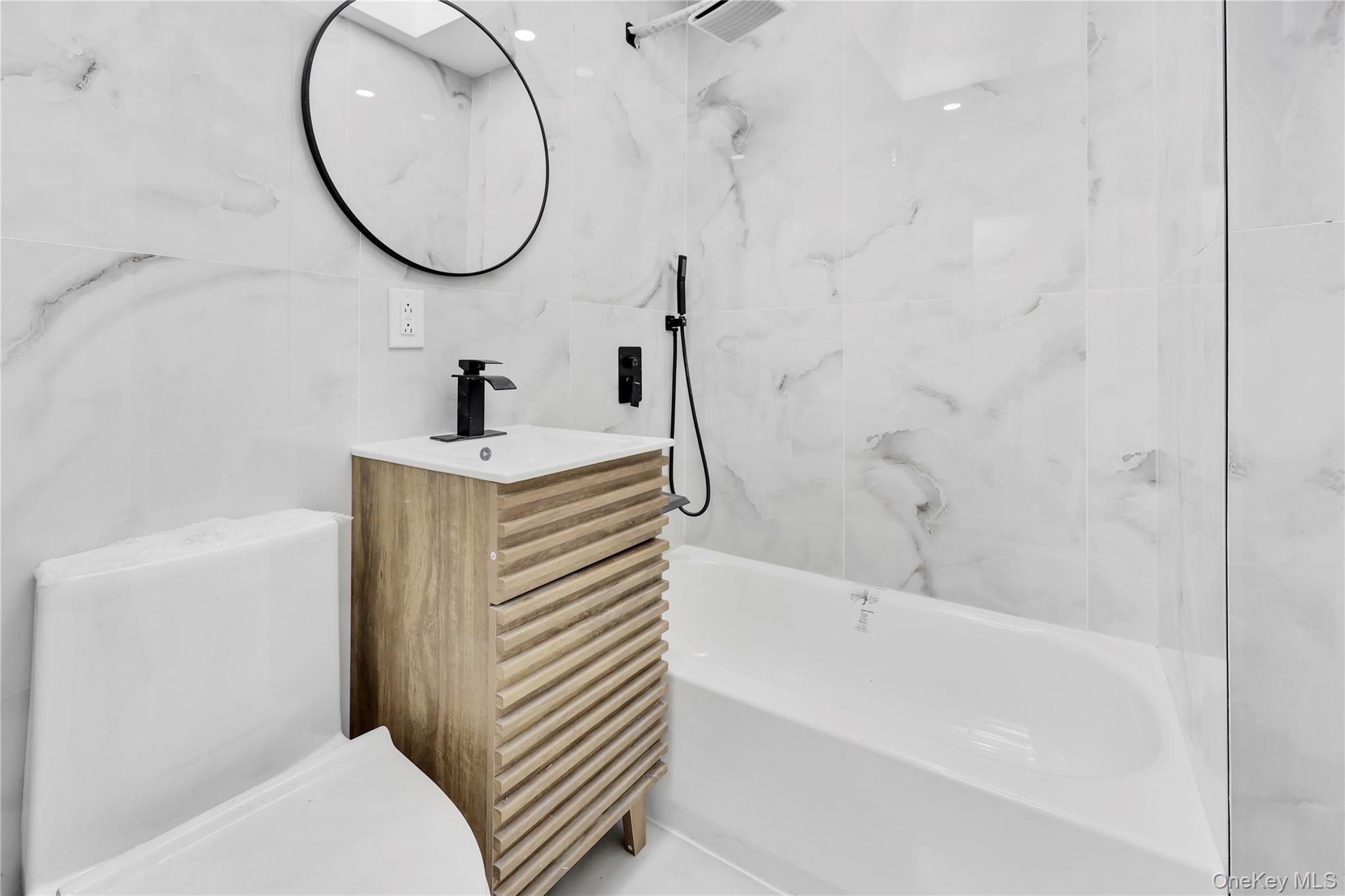 #17 photo, 14225 Sutter Avenue, クイーンズ区 South Ozone Park , NY 11436