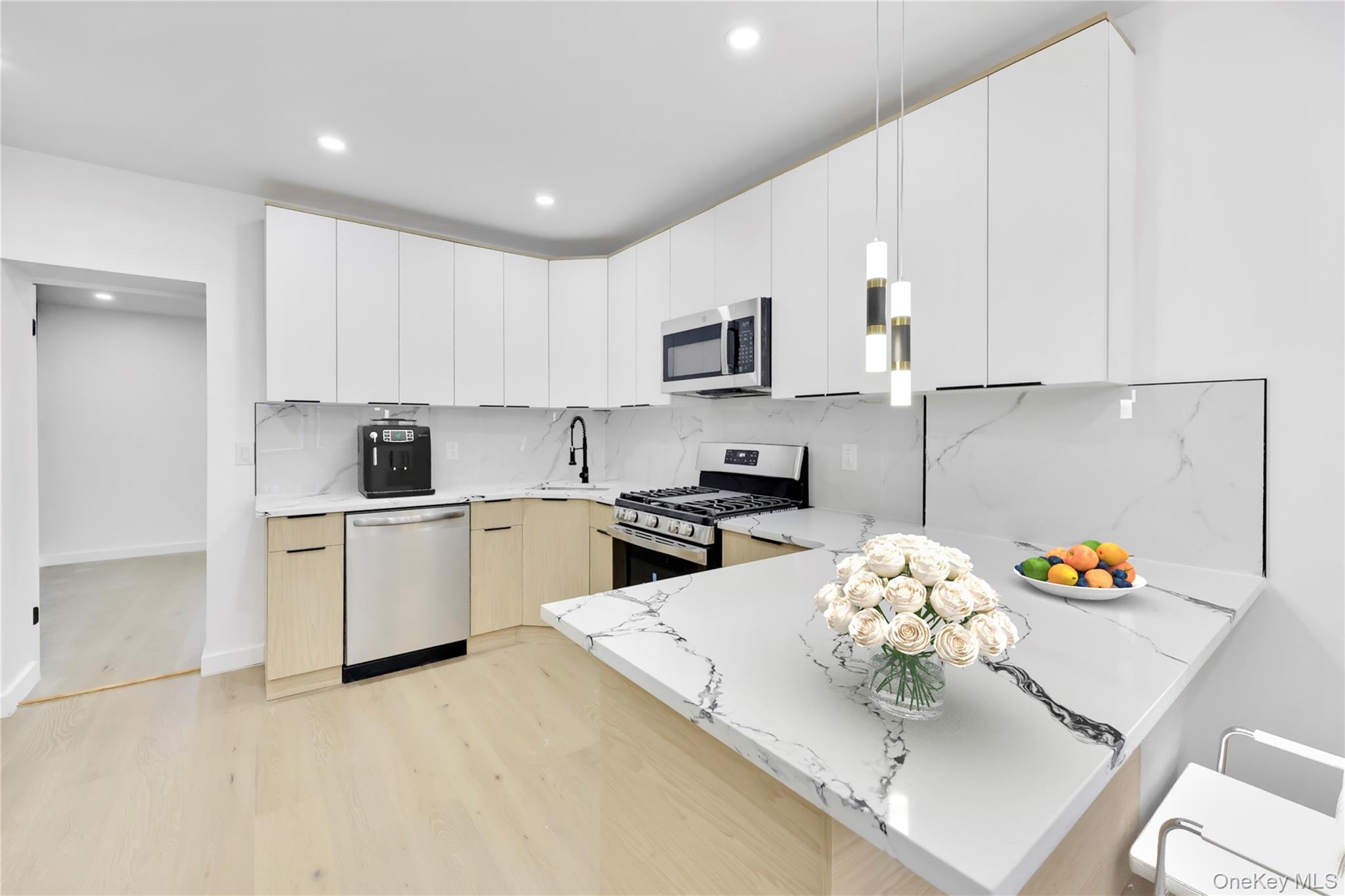 #2 photo, 14225 Sutter Avenue, クイーンズ区 South Ozone Park , NY 11436