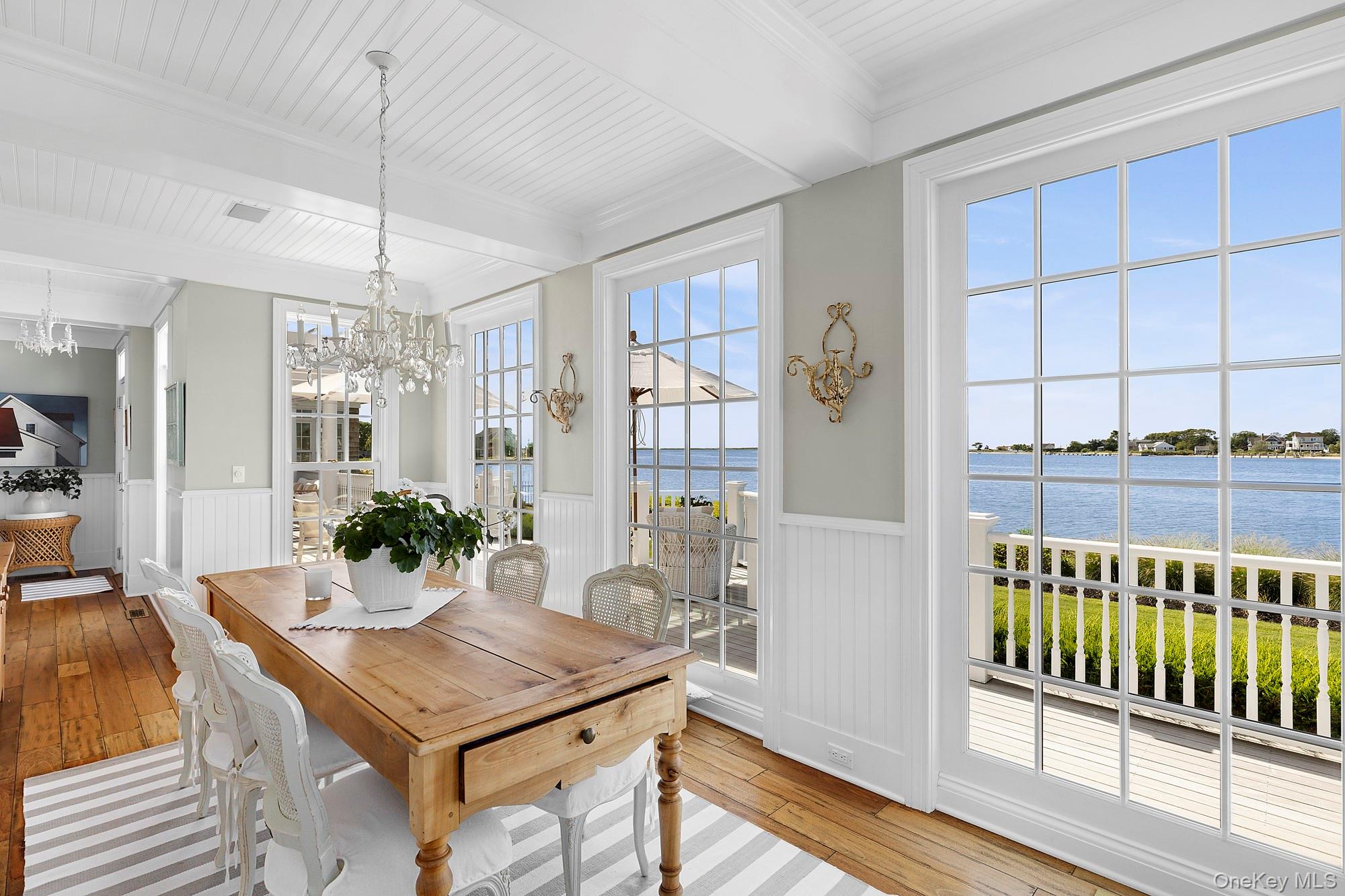 #19 photo, 19 Canal Way, サフォーク郡 Hampton Bays , NY 11946