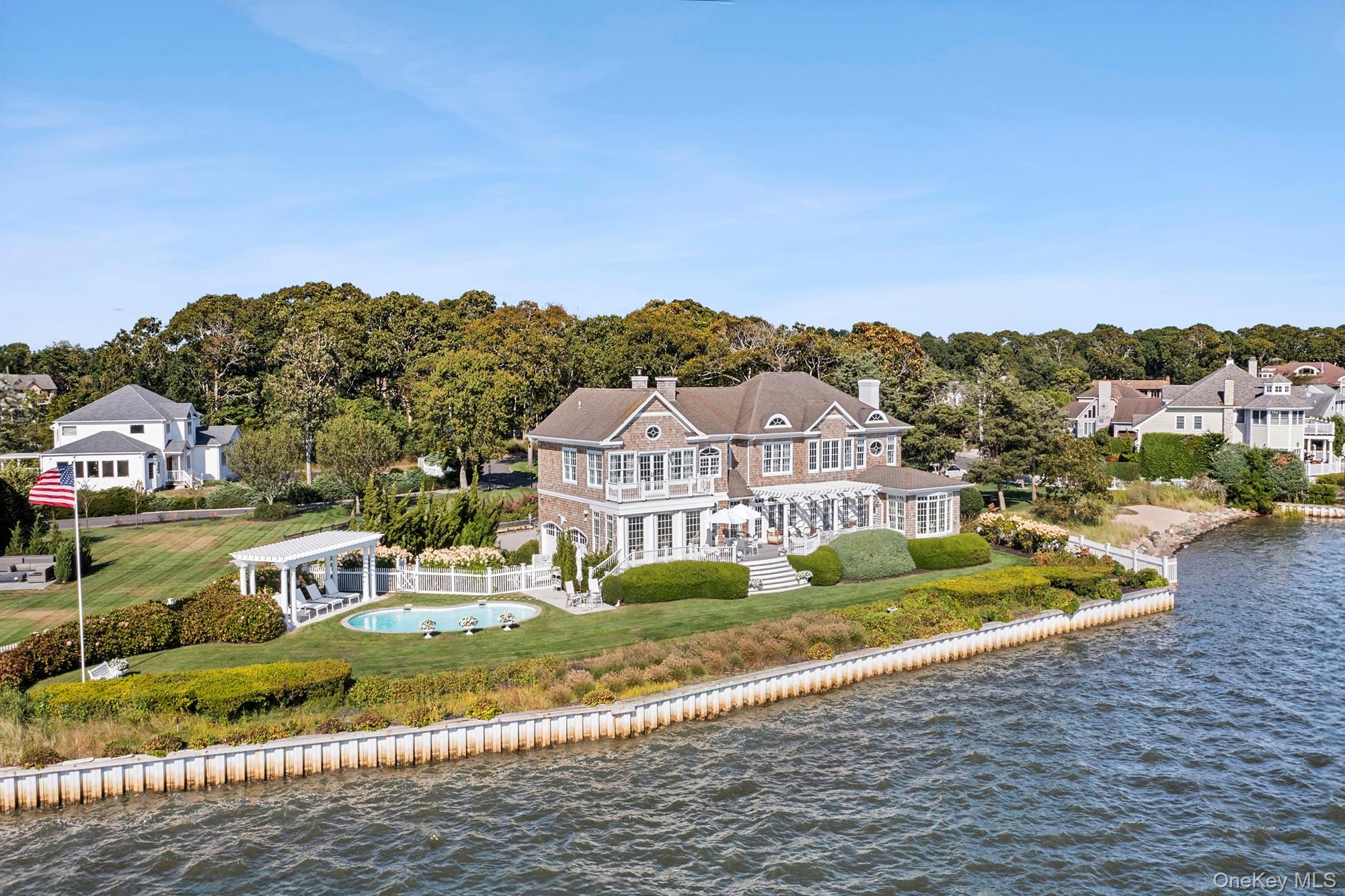 #4 photo, 19 Canal Way, サフォーク郡 Hampton Bays , NY 11946