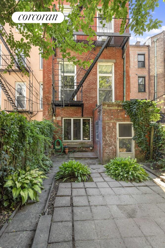 #10 photo, Brooklyn, Greenpoint , NY 11222