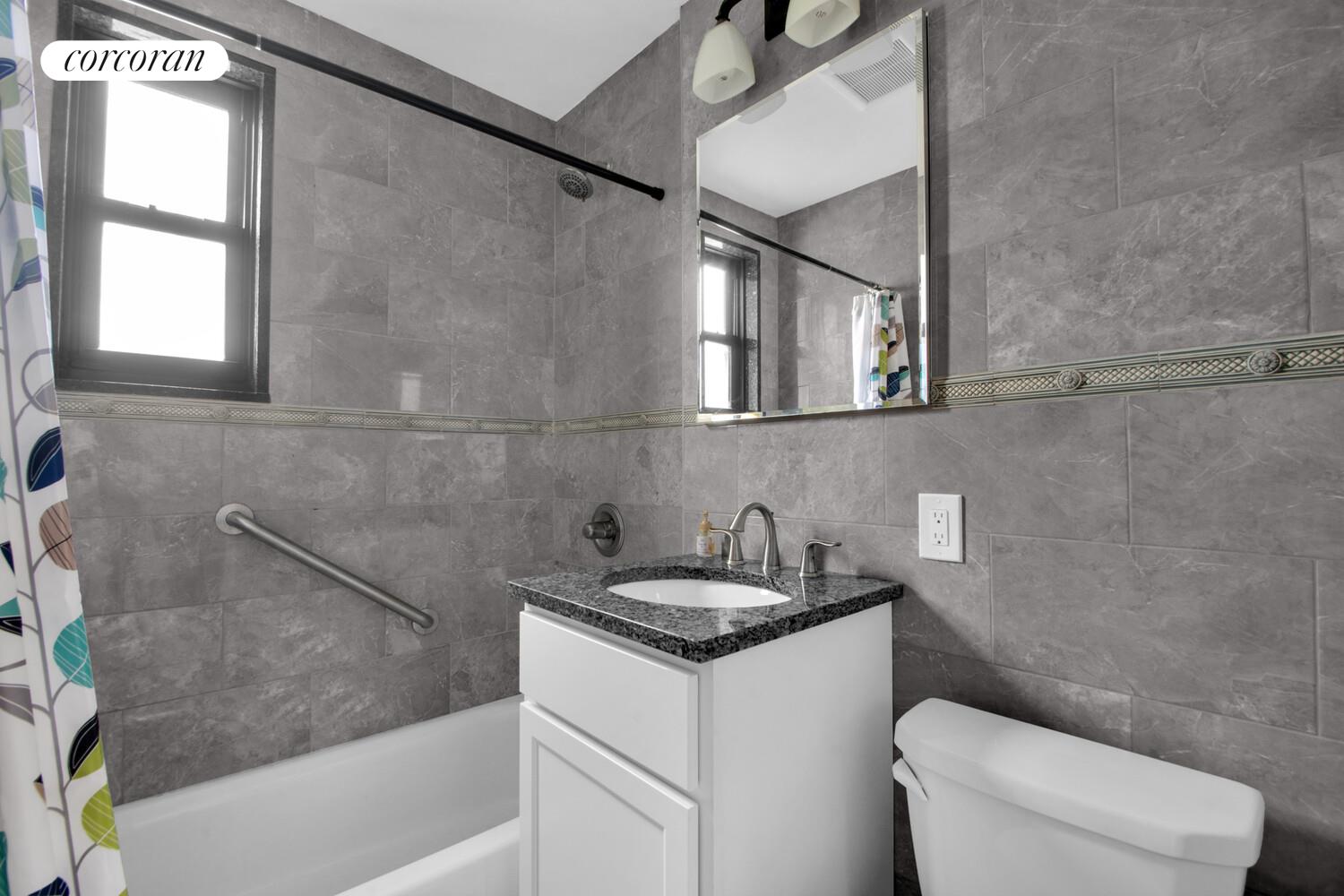 #7 photo, 21-29 UTOPIA Parkway, クイーンズ区 Bay Terrace , NY 11357