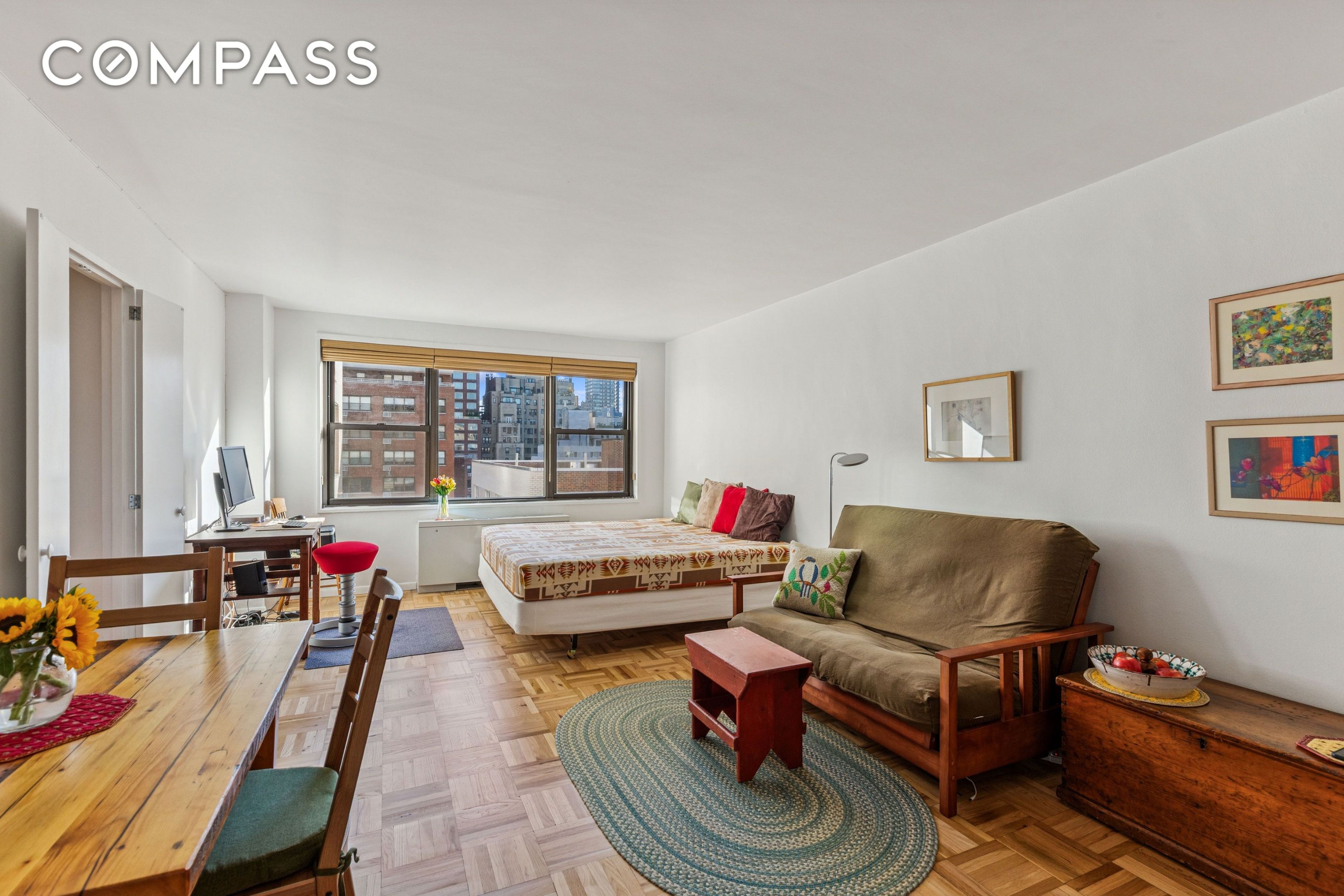 #1 photo, 301 E 69th Street, マンハッタン Lenox Hill , NY 10021