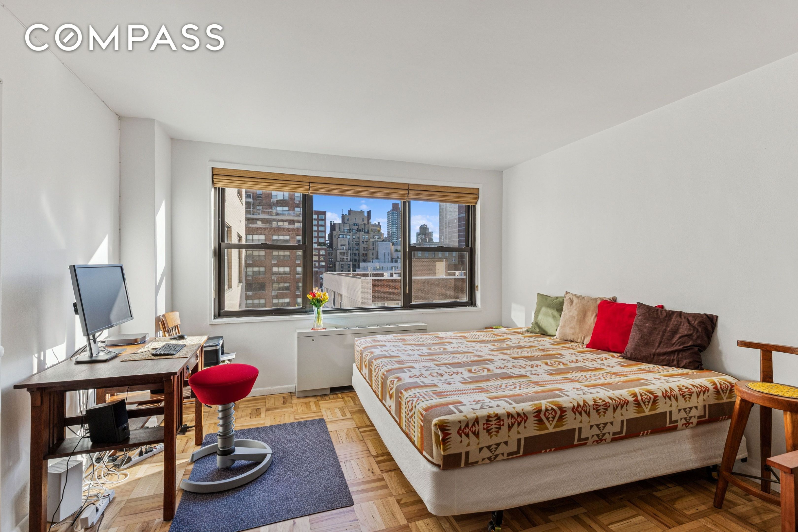 #3 photo, 301 E 69th Street, マンハッタン Lenox Hill , NY 10021