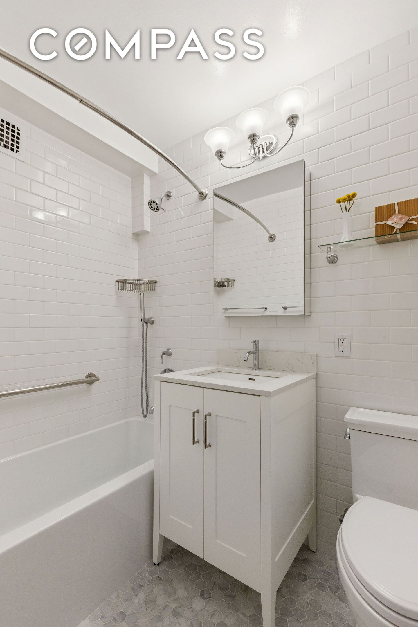 #7 photo, 301 E 69th Street, マンハッタン Lenox Hill , NY 10021