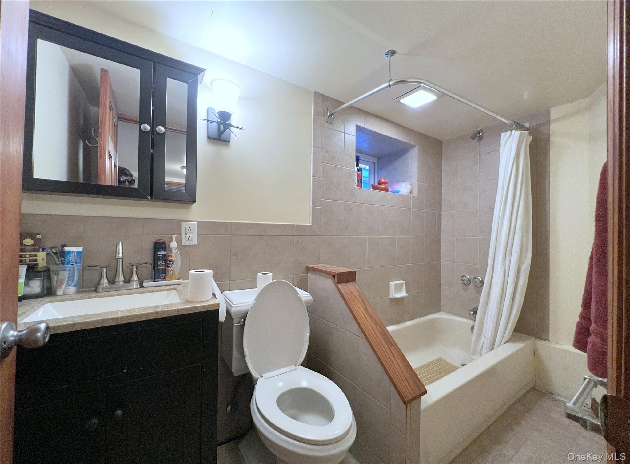 #17 photo, 6731 52nd Road, クイーンズ区 Maspeth , NY 11378