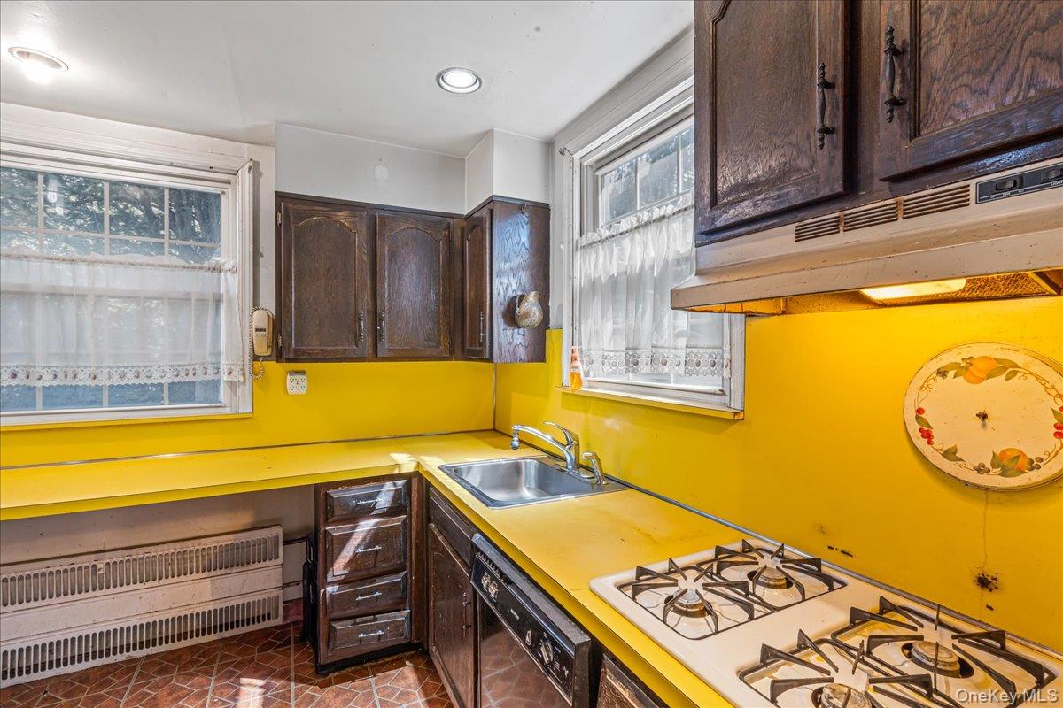 #15 photo, 18019 Grand Central Parkway, クイーンズ区 Jamaica Estates , NY 11432