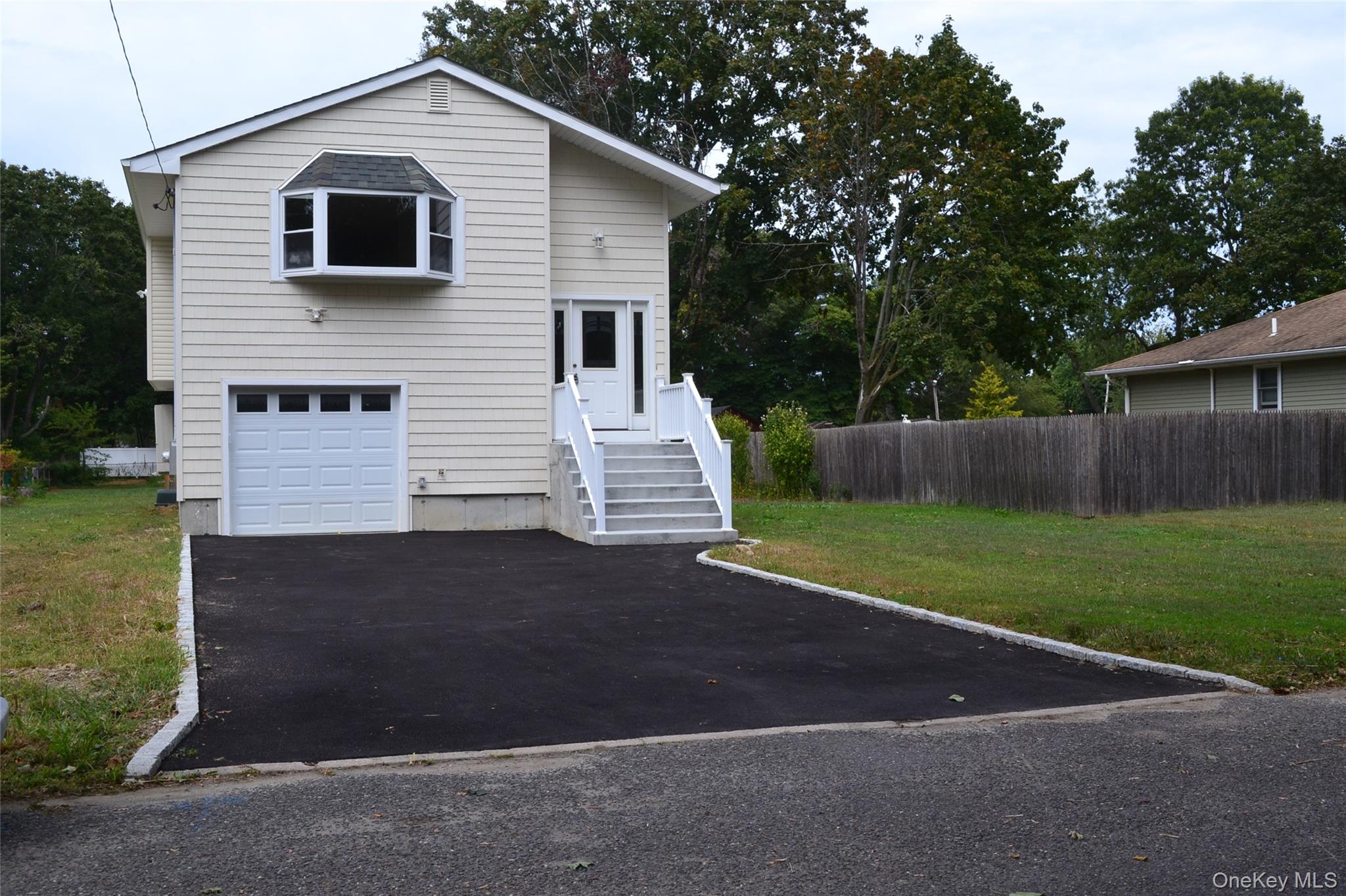 #1 photo, 75 Sea Cliff Street, 东长岛 艾斯利普 Islip Terrace , NY 11752