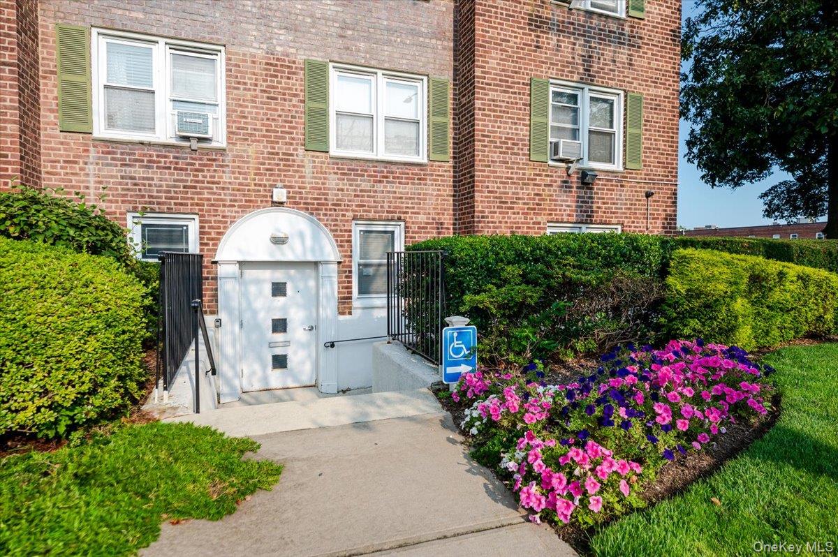 #3 photo, 195 N Village Avenue, ナッソー郡 Rockville Centre , NY 11570