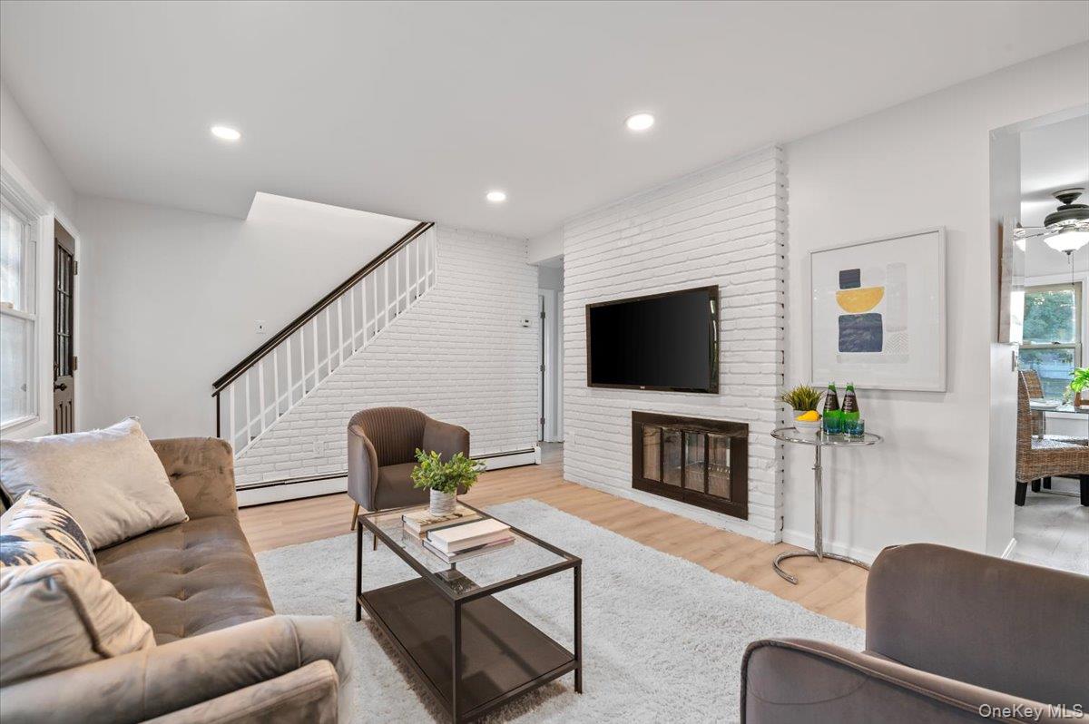 #12 photo, 119 Hamlet Road, ナッソー郡 Levittown , NY 11756