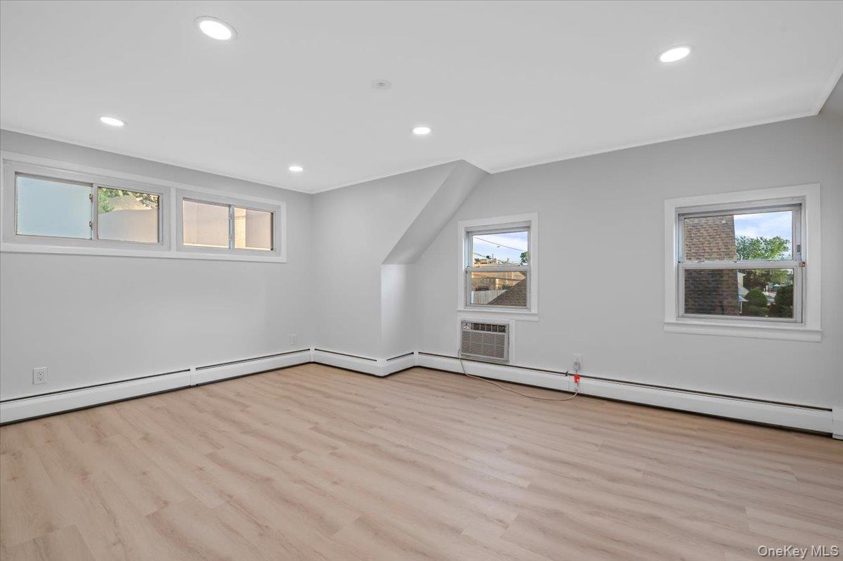 #19 photo, 119 Hamlet Road, ナッソー郡 Levittown , NY 11756