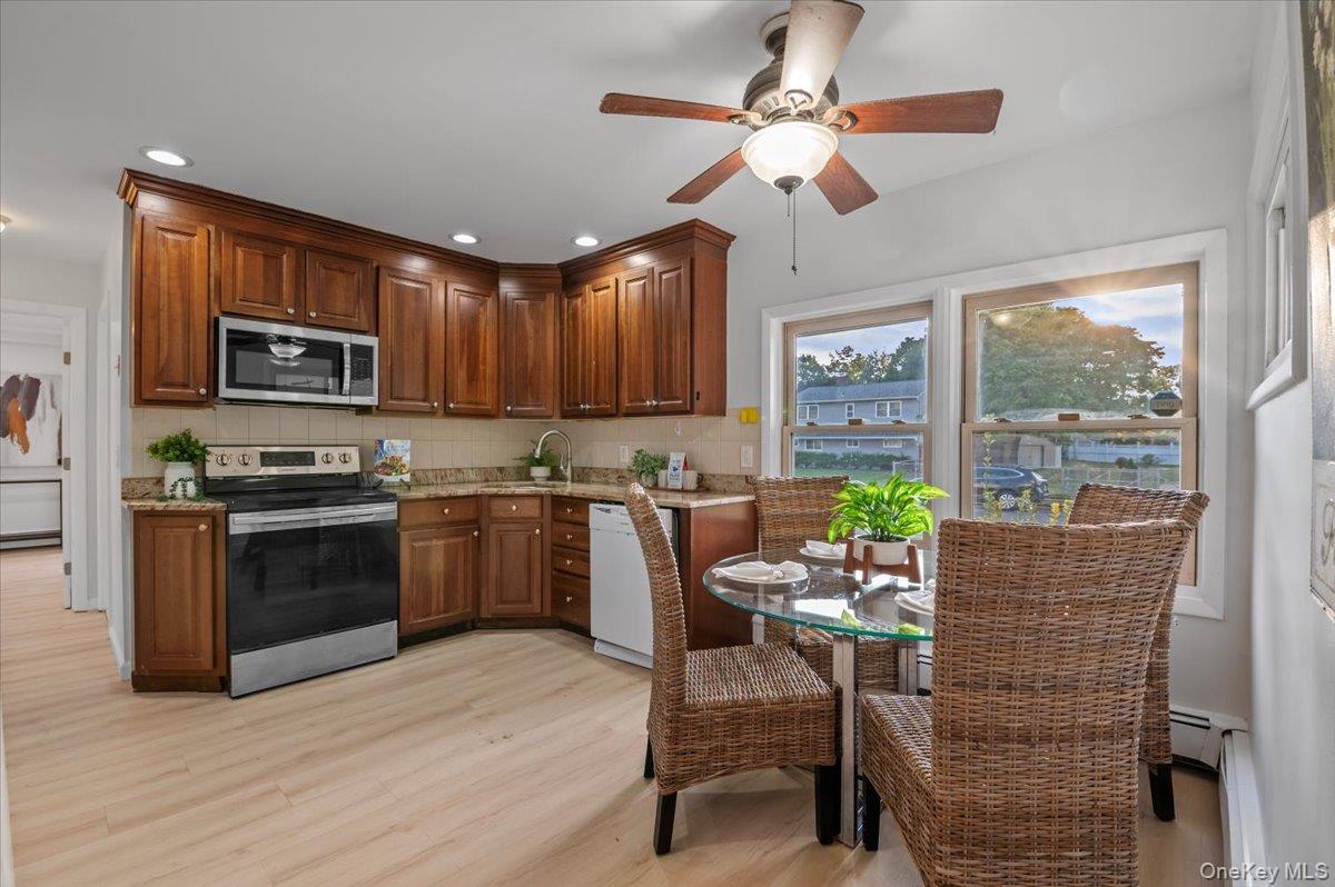 #3 photo, 119 Hamlet Road, ナッソー郡 Levittown , NY 11756