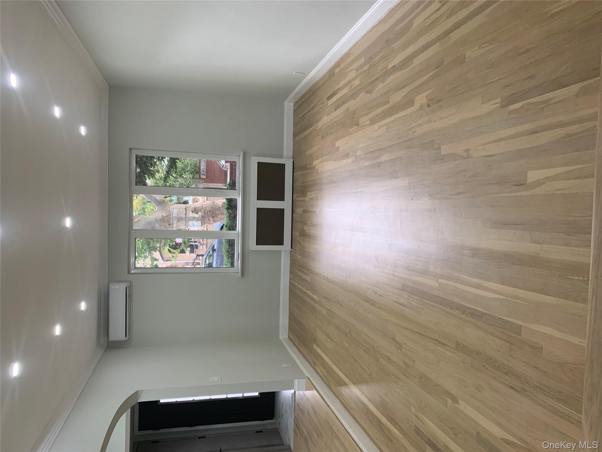 #2 photo, 10841 64th Road, クイーンズ区 Forest Hills , NY 11375