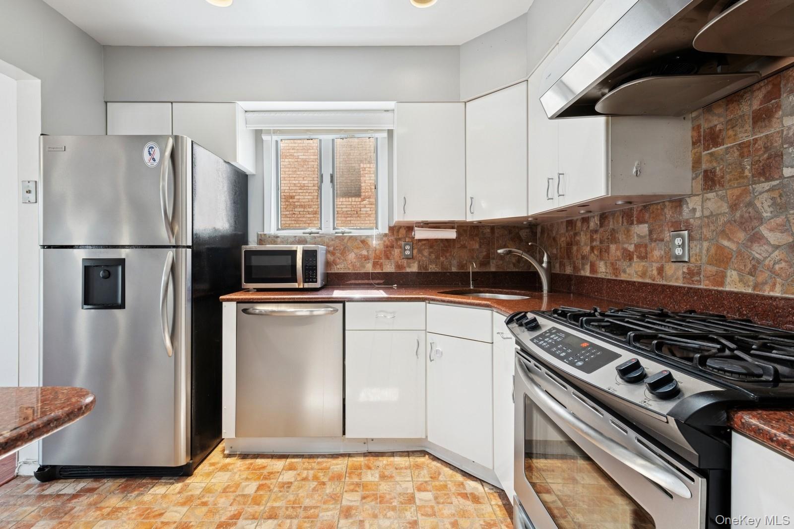 #7 photo, 20015 16th Avenue, クイーンズ区 Bayside , NY 11360