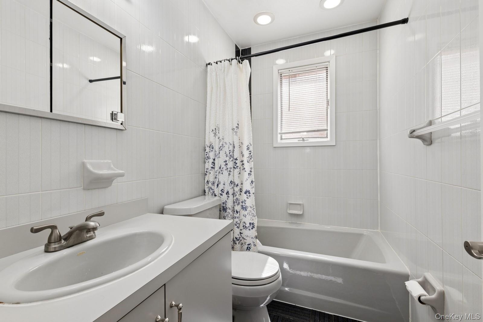 #8 photo, 20015 16th Avenue, クイーンズ区 Bayside , NY 11360