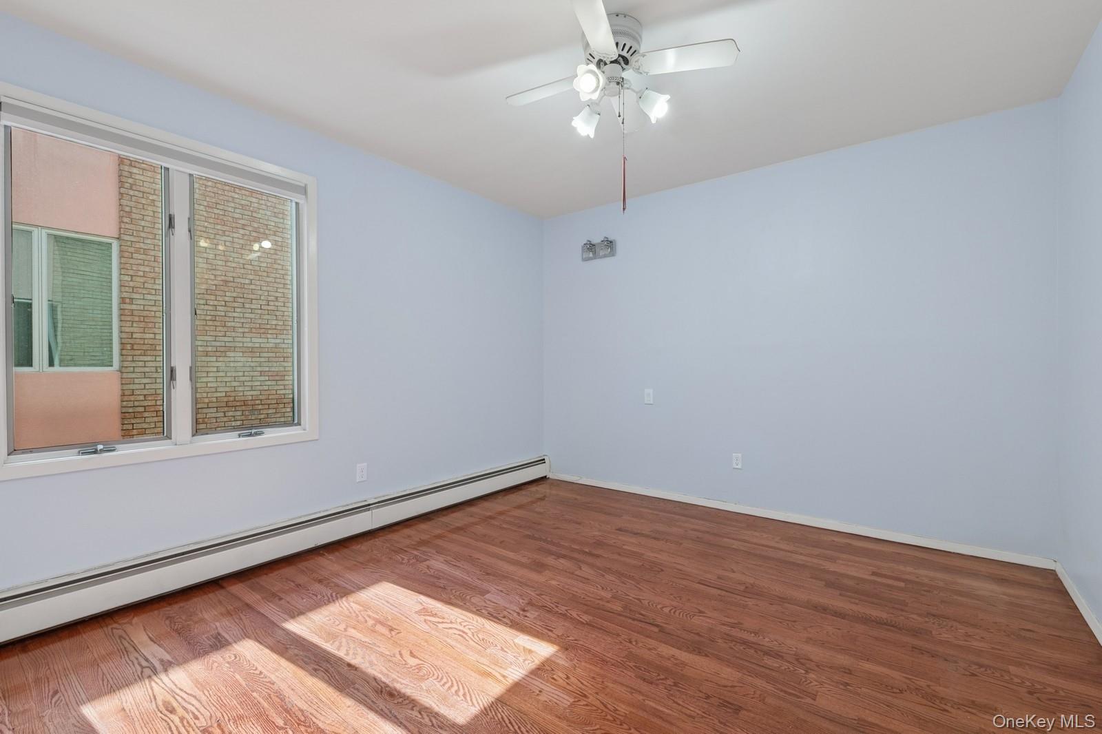 #9 photo, 20015 16th Avenue, クイーンズ区 Bayside , NY 11360