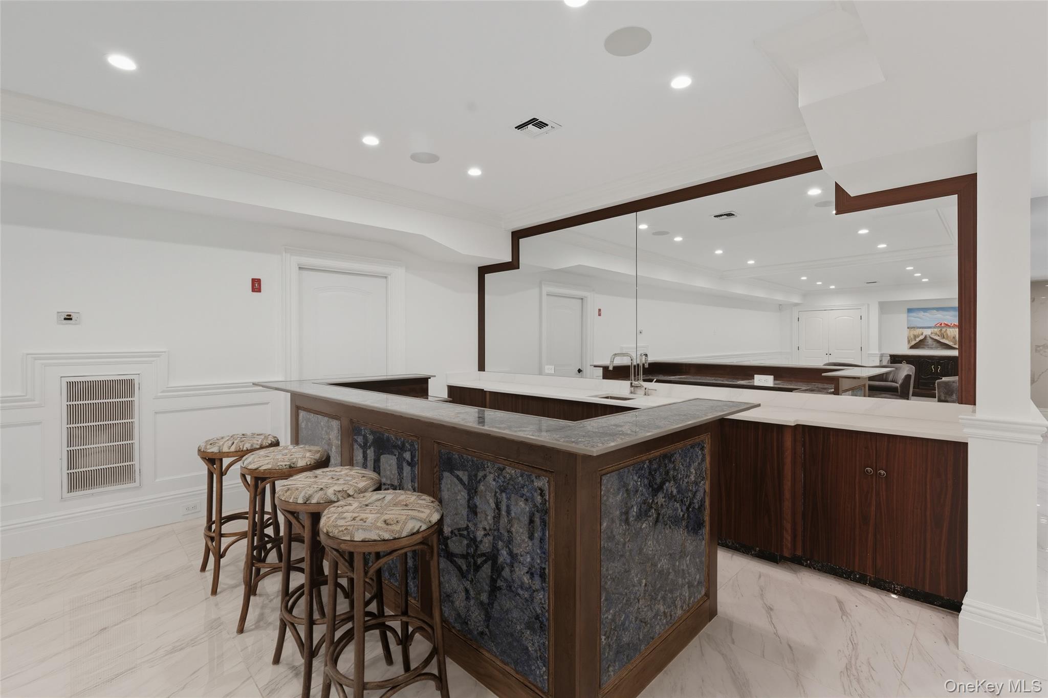 #13 photo, 7 Beverly Road, ナッソー郡 Great Neck , NY 11021