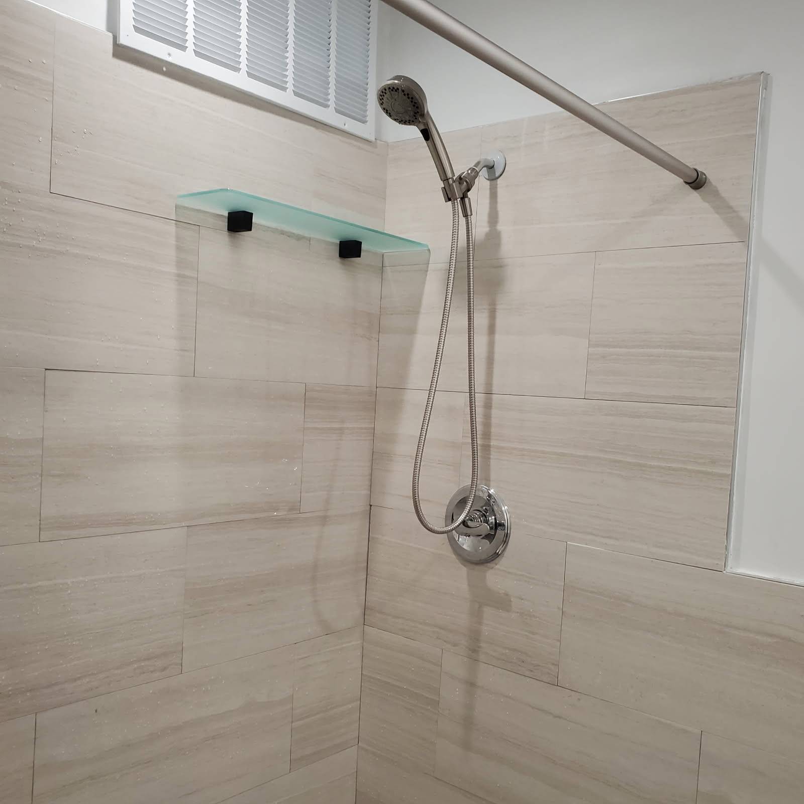 #4 photo, 574 Cresent Street, ブルックリン区 East New York , NY 11208