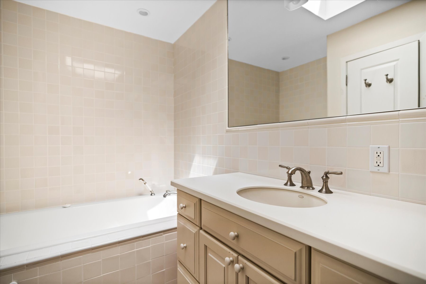 #19 photo, 11  Deer Trail Rd., サフォーク郡 Southampton , NY 11968