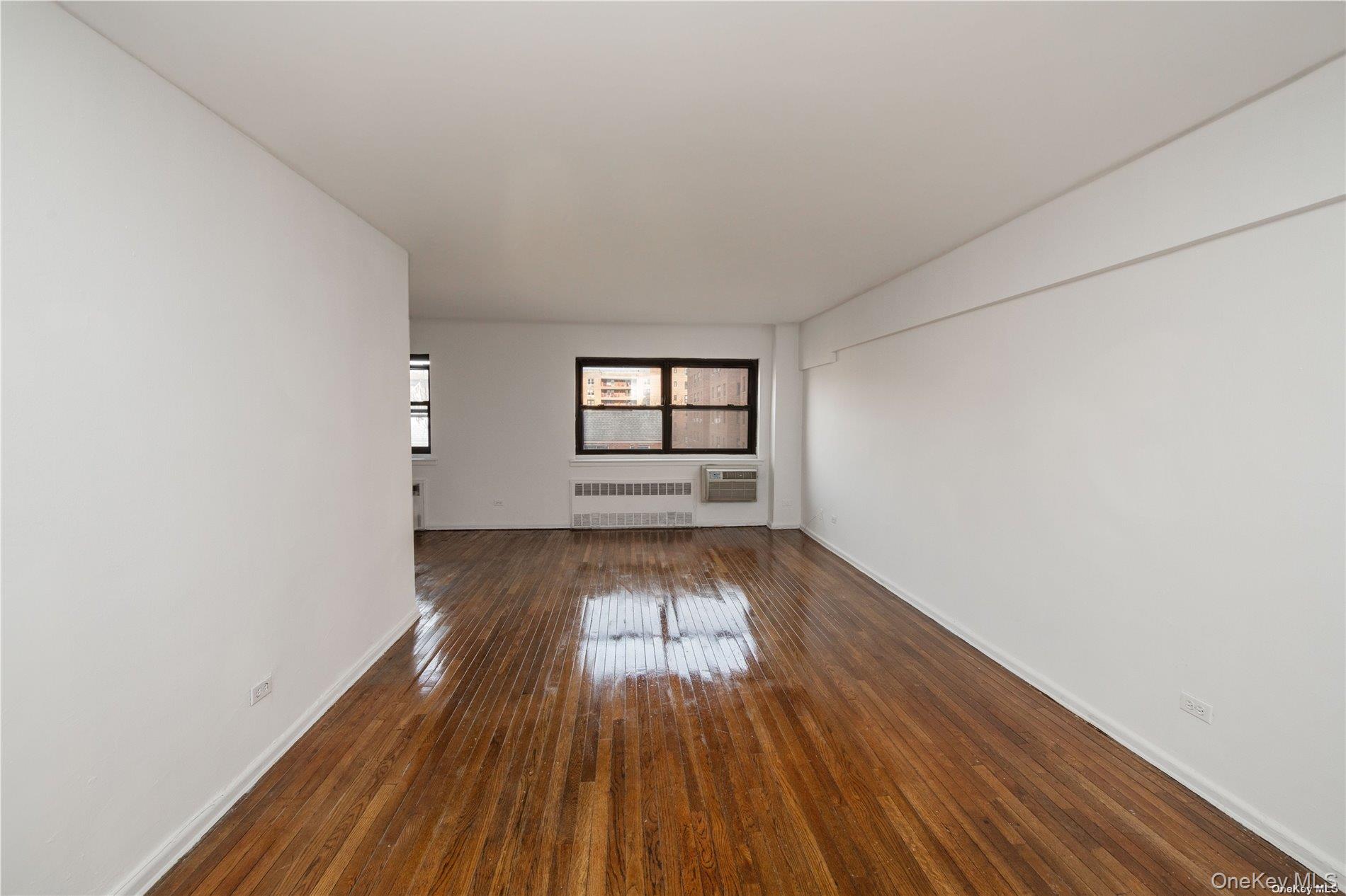 #4 photo, 94-30 58 Avenue, クイーンズ区 Elmhurst , NY 11373