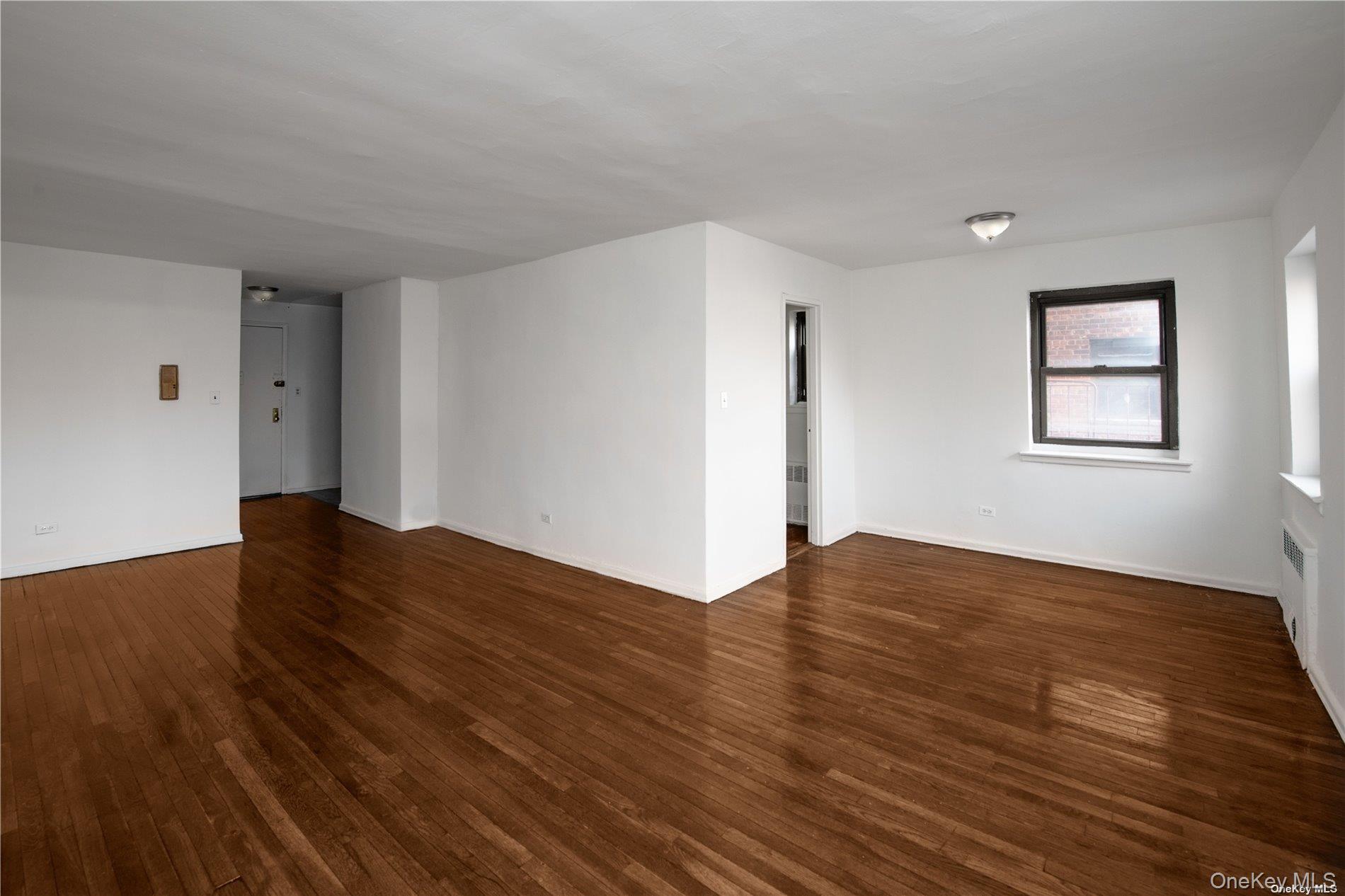 #5 photo, 94-30 58 Avenue, クイーンズ区 Elmhurst , NY 11373