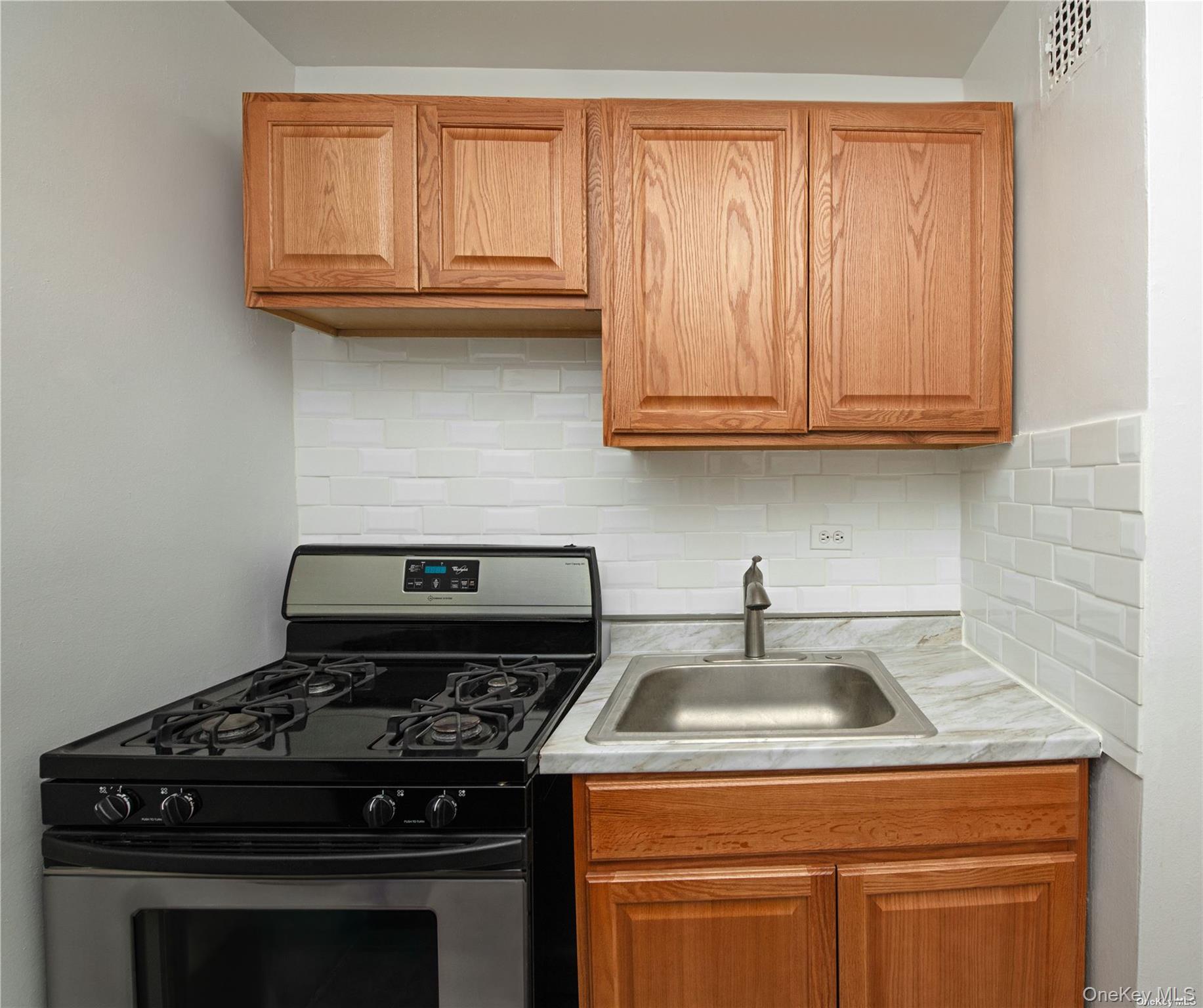 #7 photo, 94-30 58 Avenue, クイーンズ区 Elmhurst , NY 11373