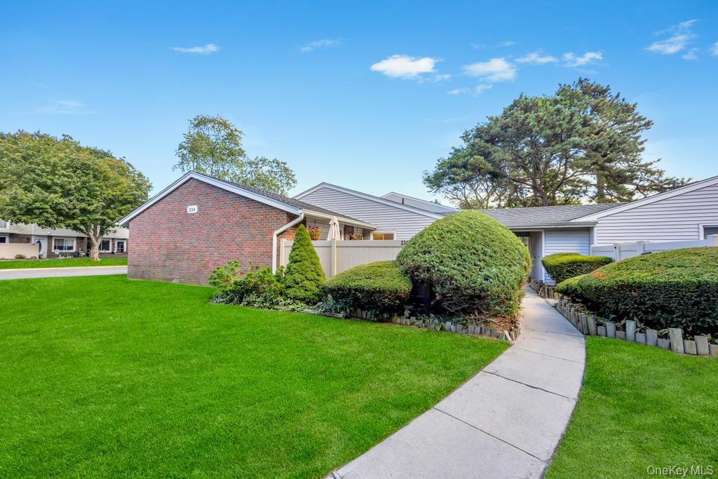 #1 photo, 234 Springmeadow Drive, सफ़ोक काउंटी Holbrook , NY 11741